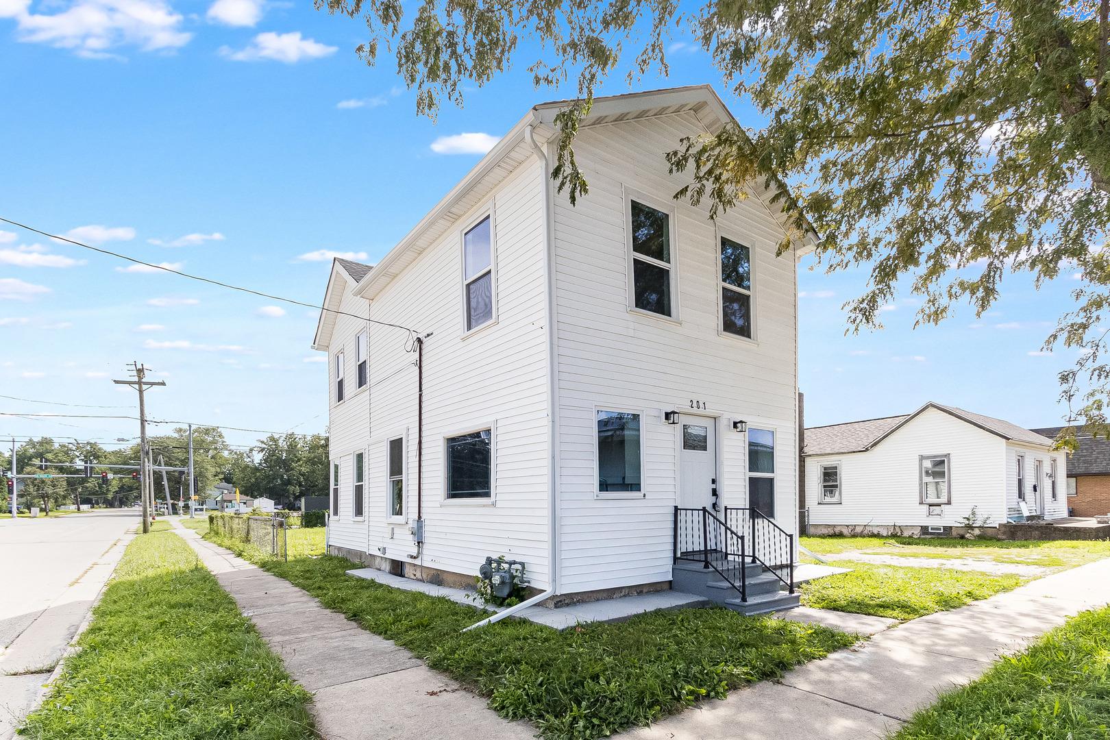 W John St, Plano, IL 60545
