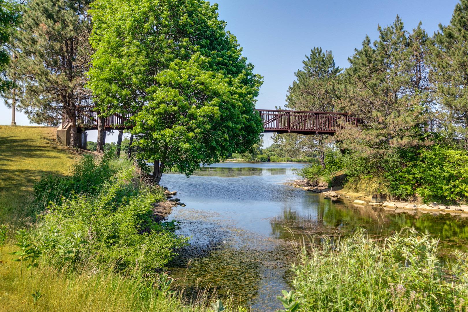 Timber Ln, Vernon Hills, IL 60061