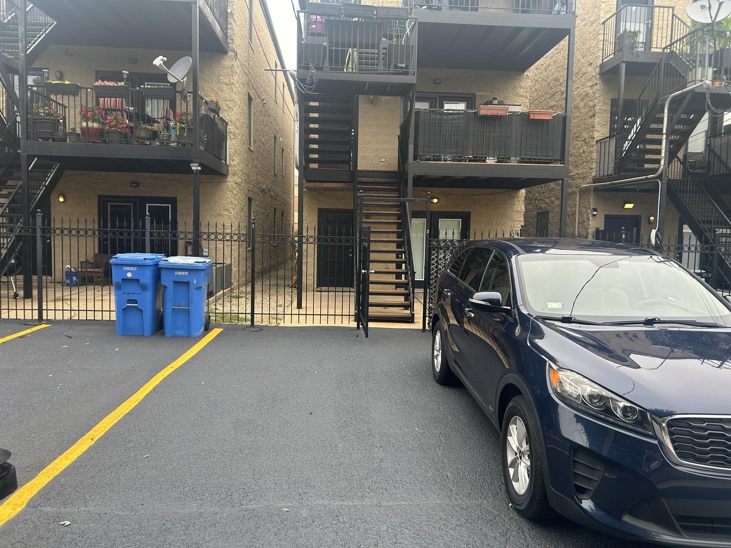 W Belmont Ave, Chicago, IL 60634