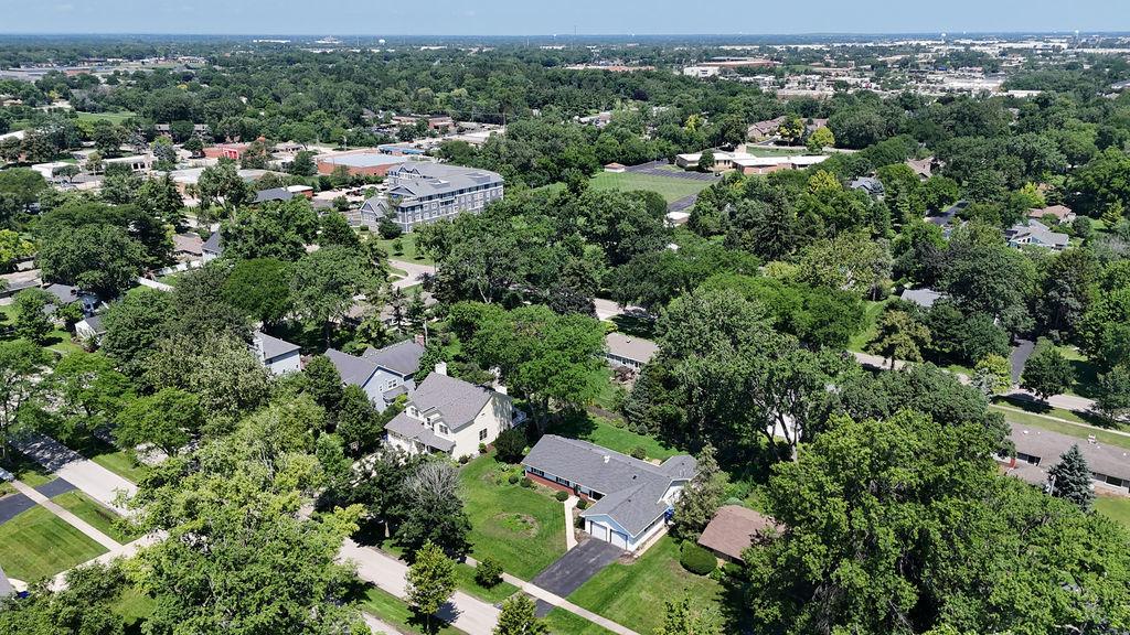 E Hawthorne Blvd, Wheaton, IL 60187