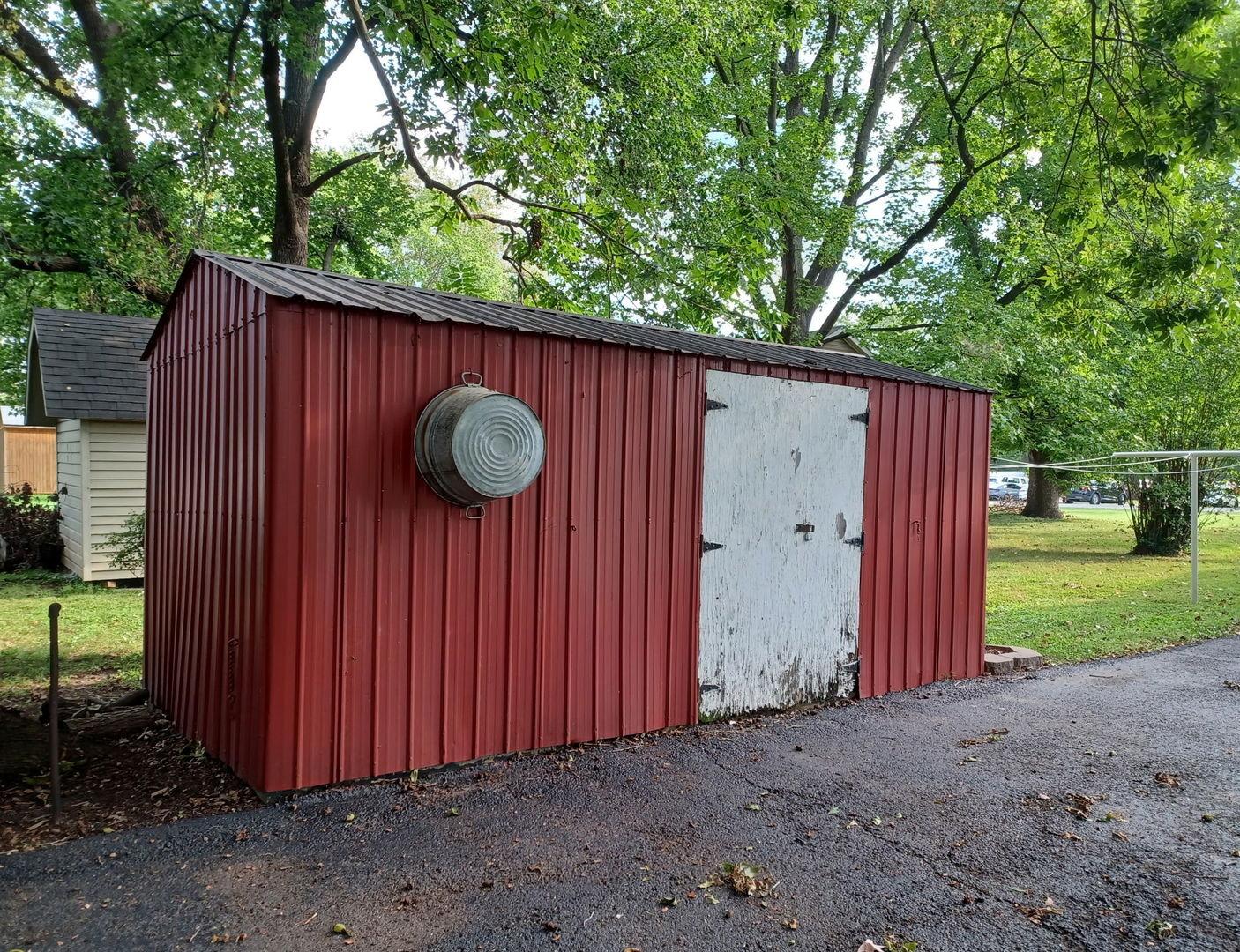 S Powell St, Norris City, IL 62869