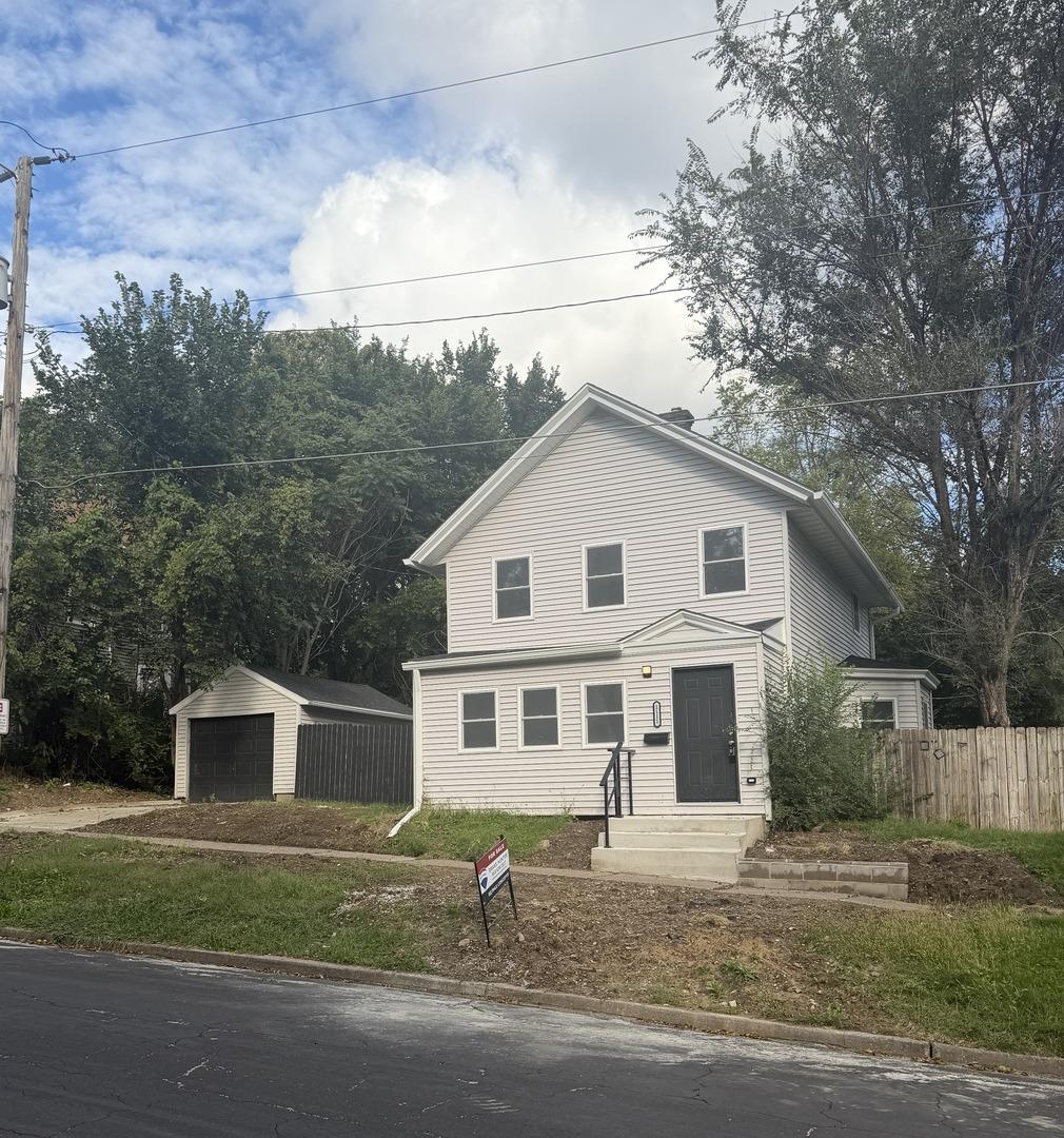 N Gaines St, Davenport, IA 52804