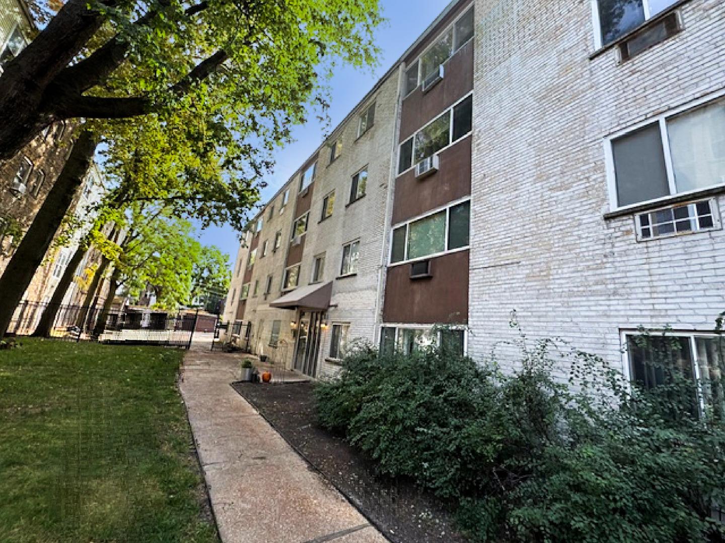 W Farwell Ave, Chicago, IL 60626