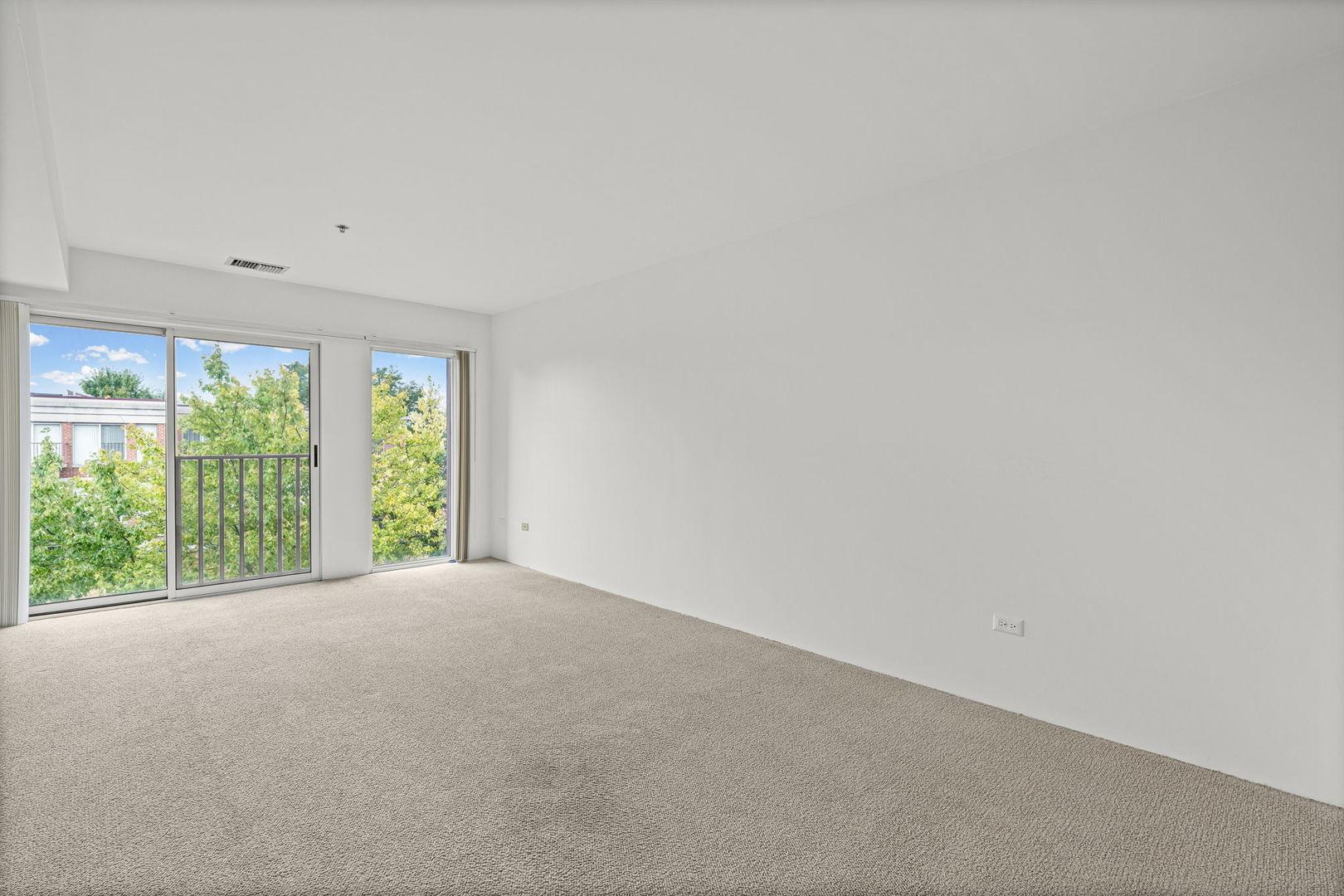 Kelburn Rd, Deerfield, IL 60015