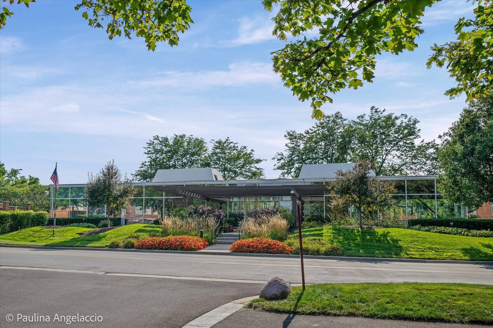 Kelburn Rd, Deerfield, IL 60015