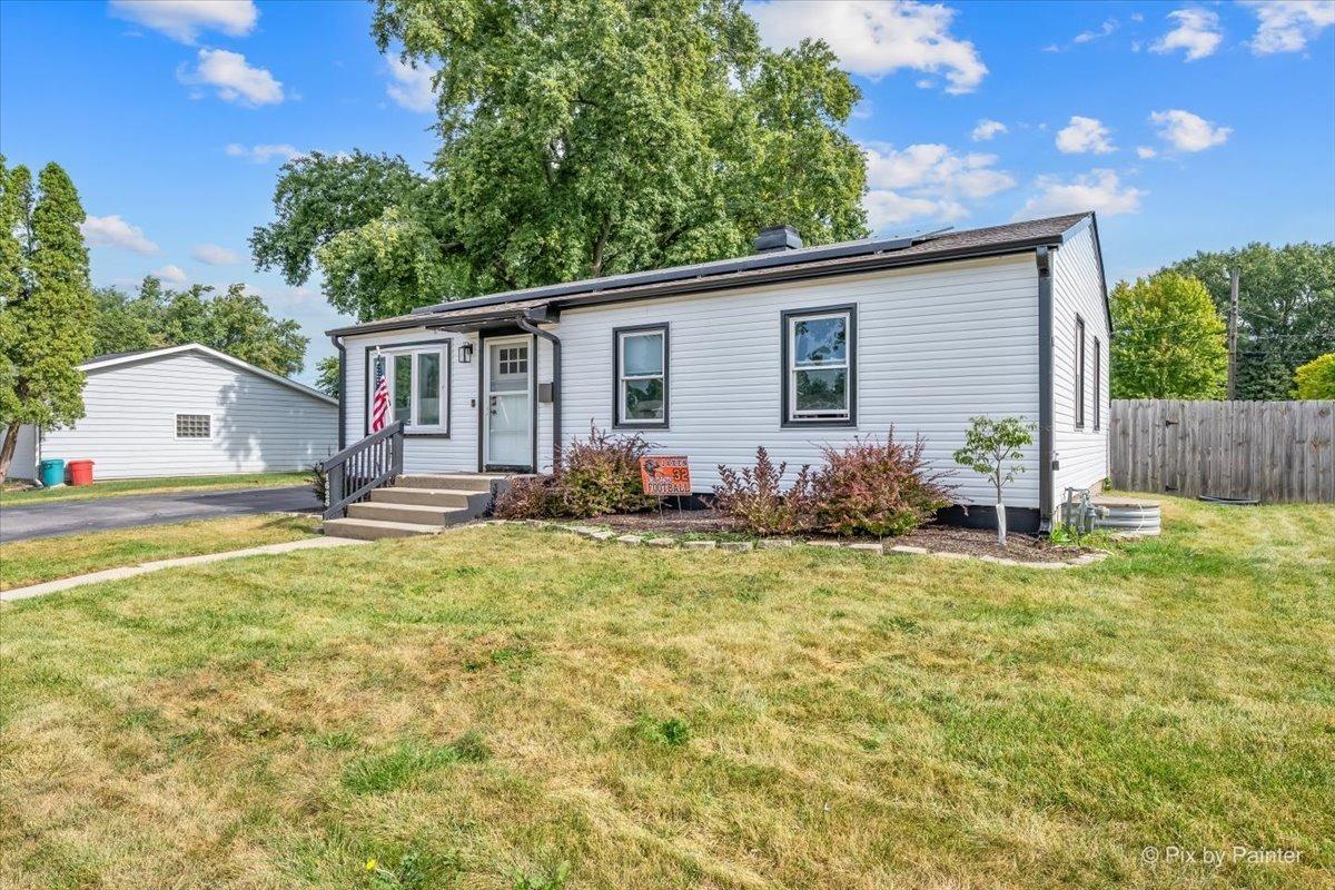 Sunrise Dr, Dekalb, IL 60115