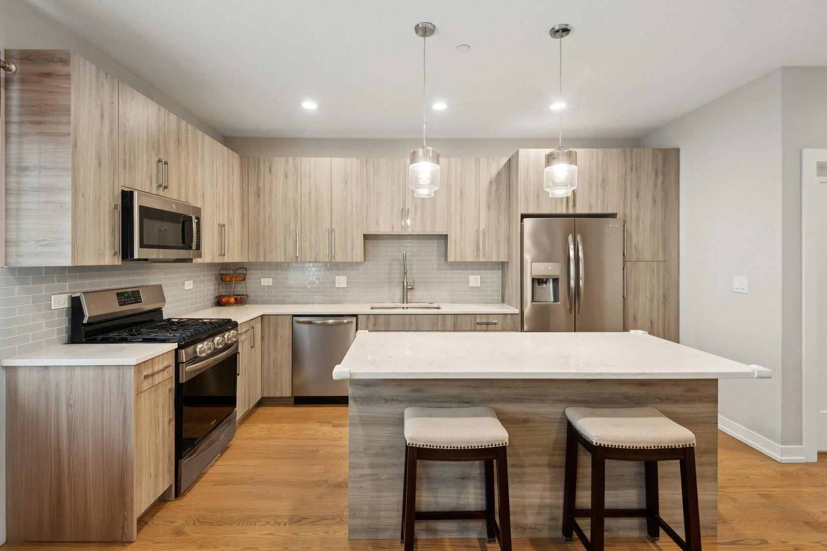 S Coulter St 4, Chicago, IL 60608