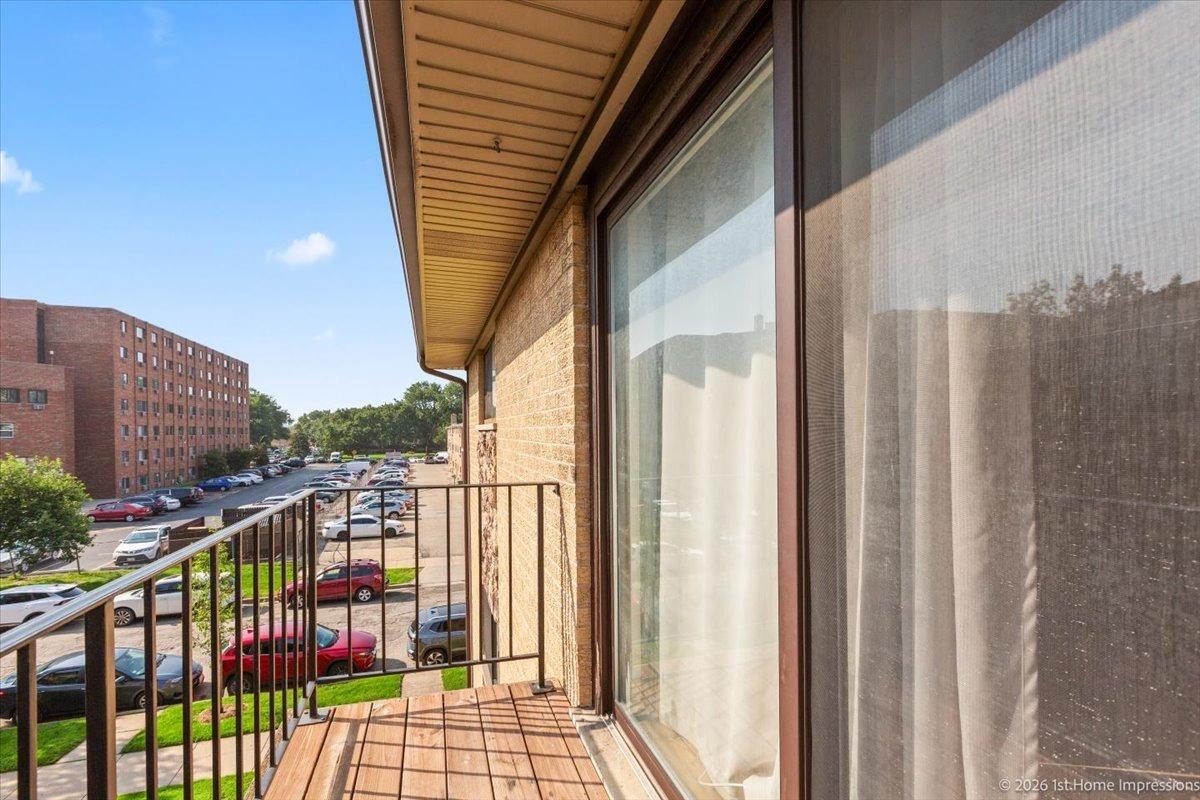 W Catherine Ave, Chicago, IL 60656