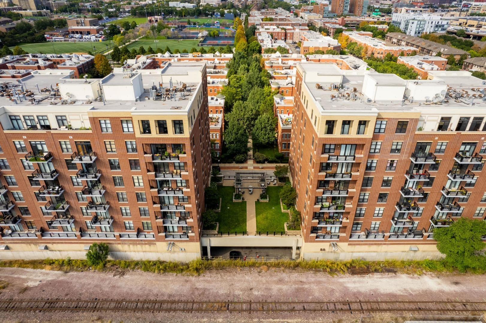 W 15th Pl, Chicago, IL 60608