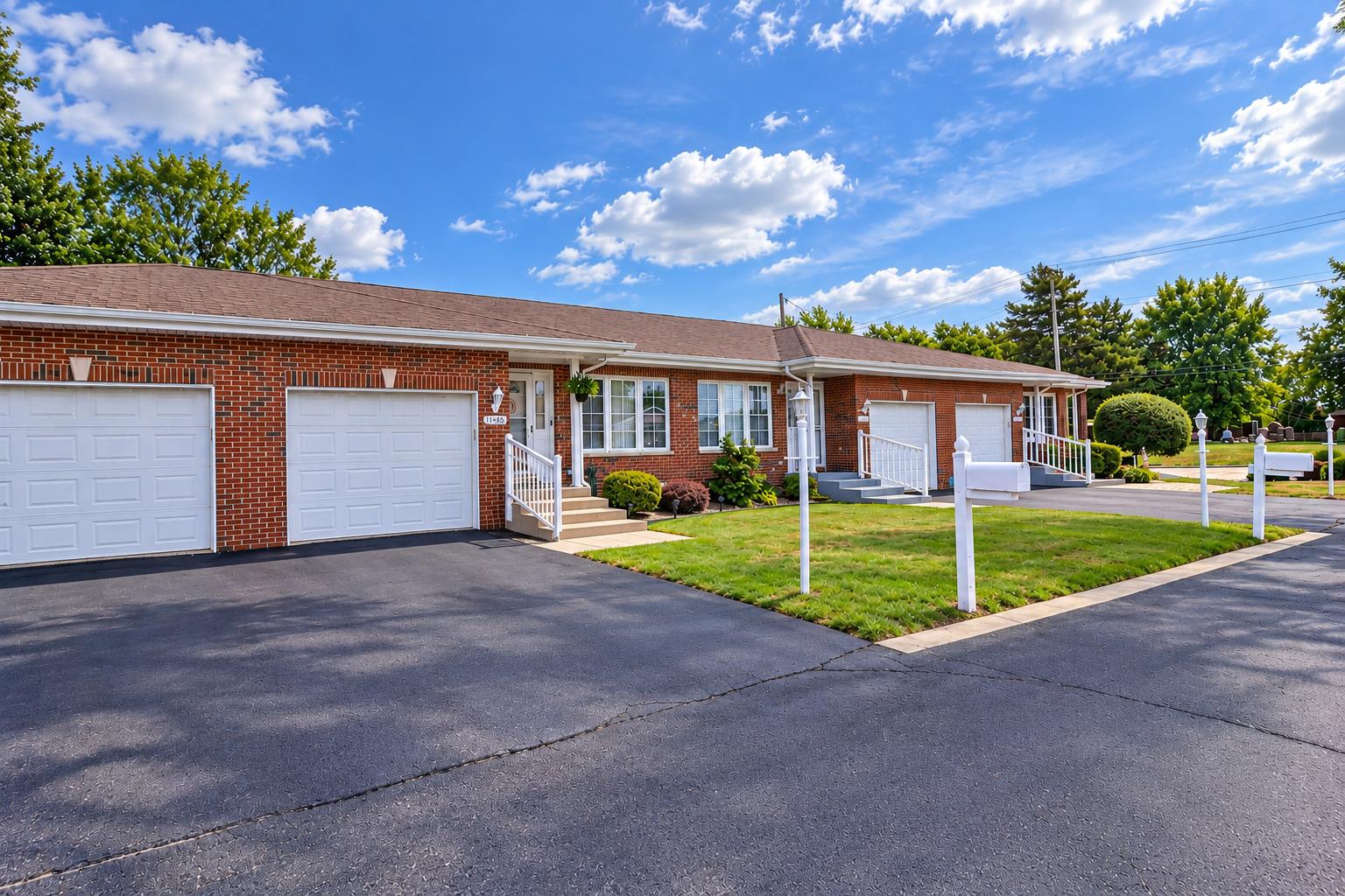 Crossings Ct, Alsip, IL 60803