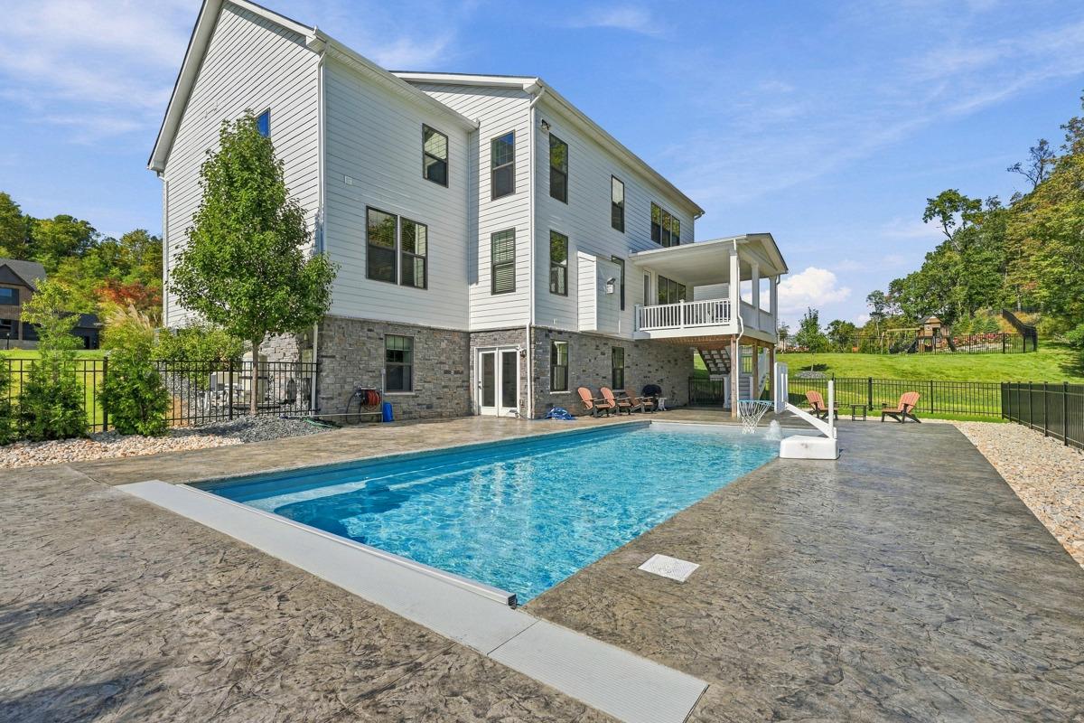 Abigail Dr, Mars, PA 16046
