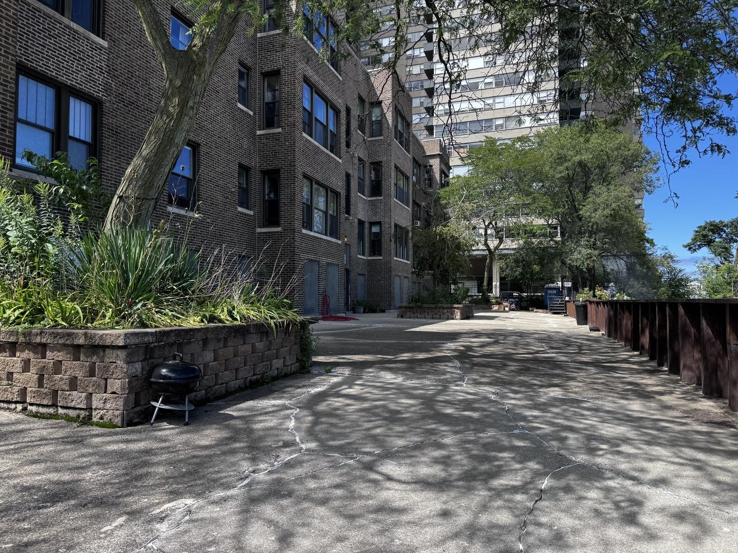 N Sheridan Rd, Chicago, IL 60660