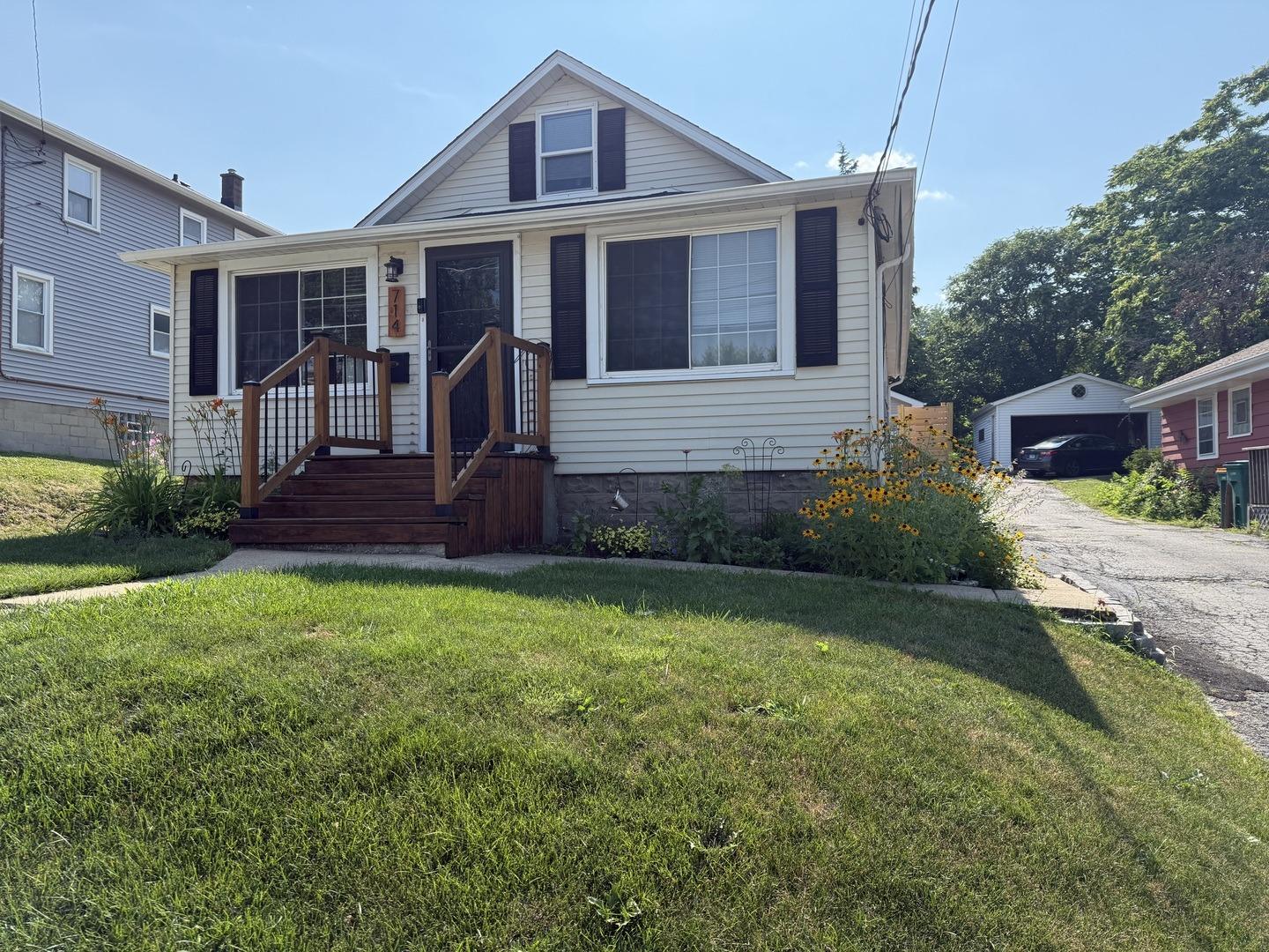 Walnut St, Lemont, IL 60439