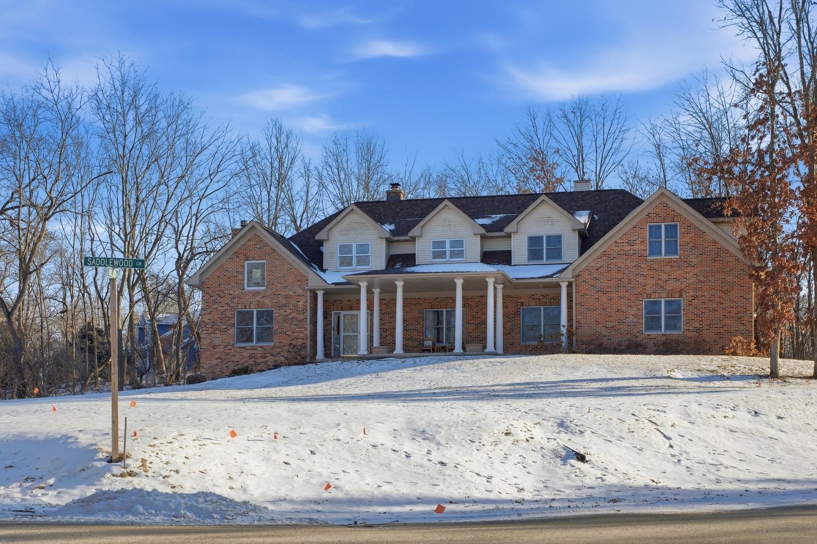 Knollwood Dr, Dixon, IL 61021