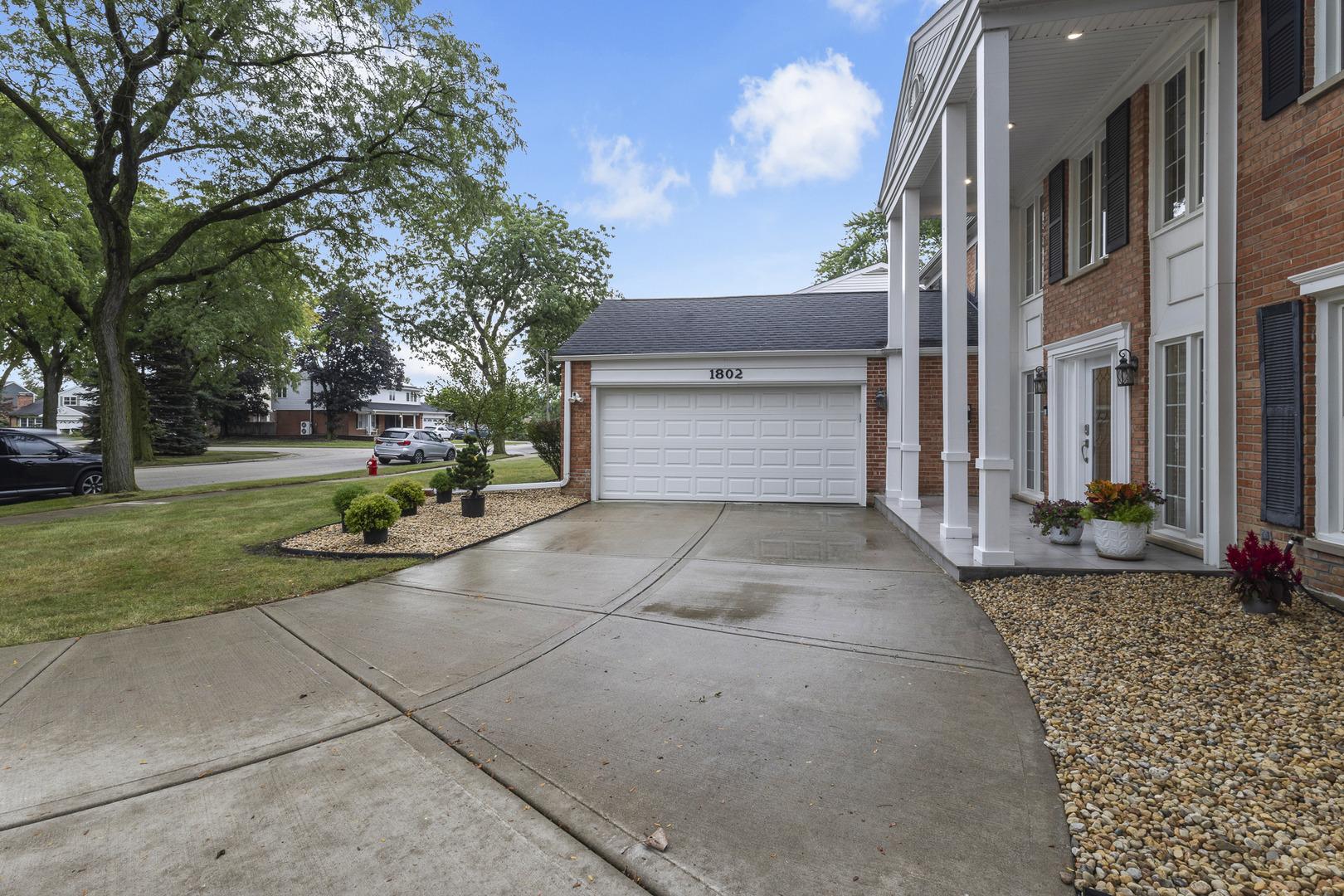 S Fernandez Ave, Arlington Heights, IL 60005
