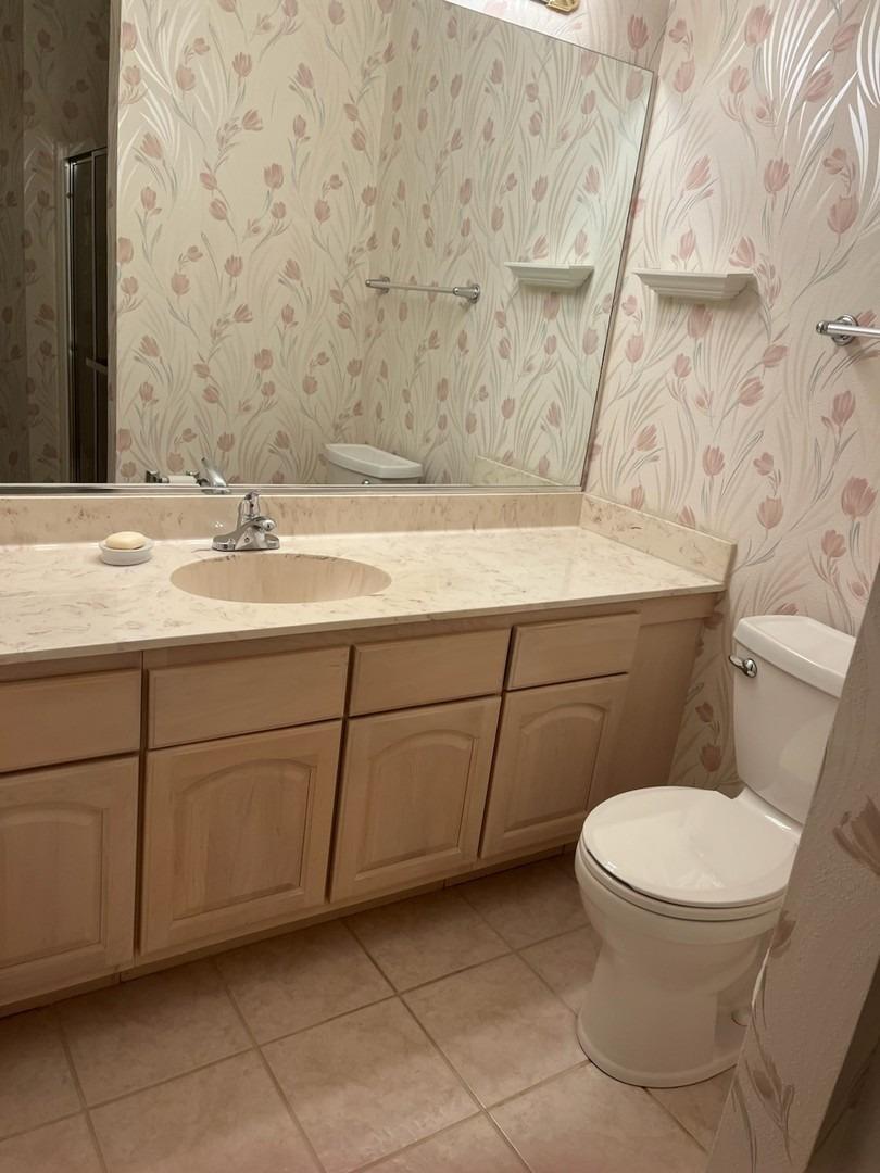 Deblin Ln, Oak Lawn, IL 60453