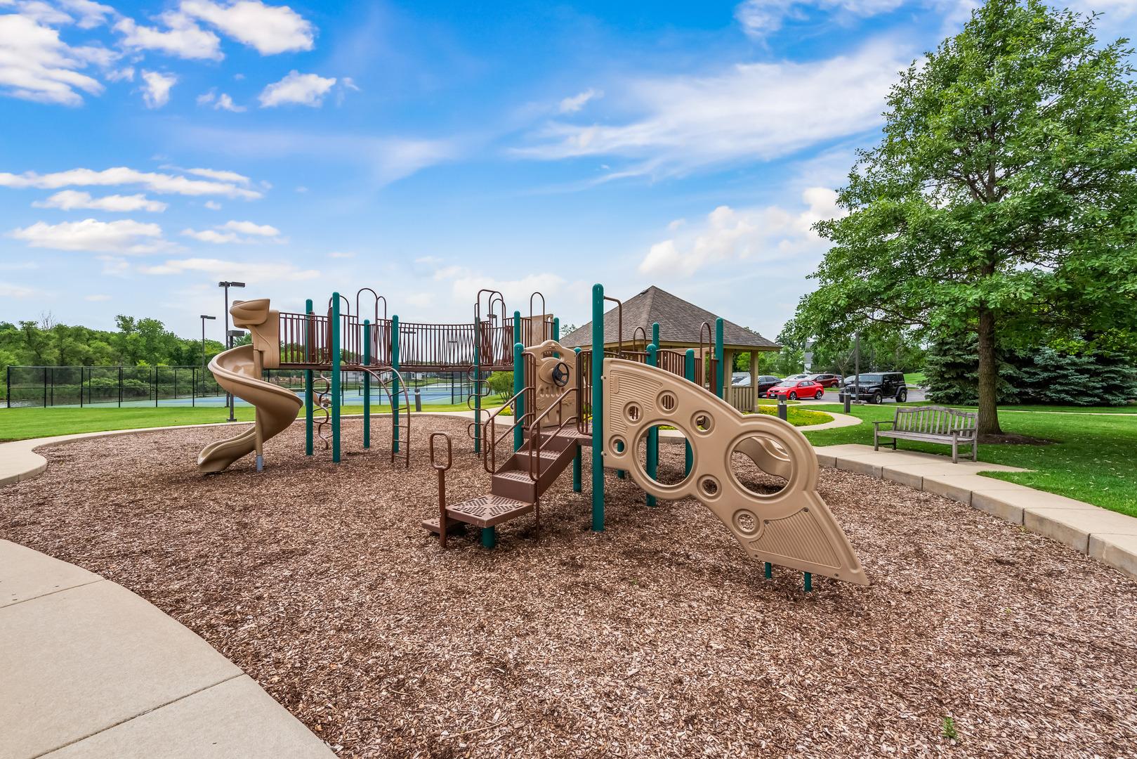 Cashmere Ln, Elgin, IL 60124