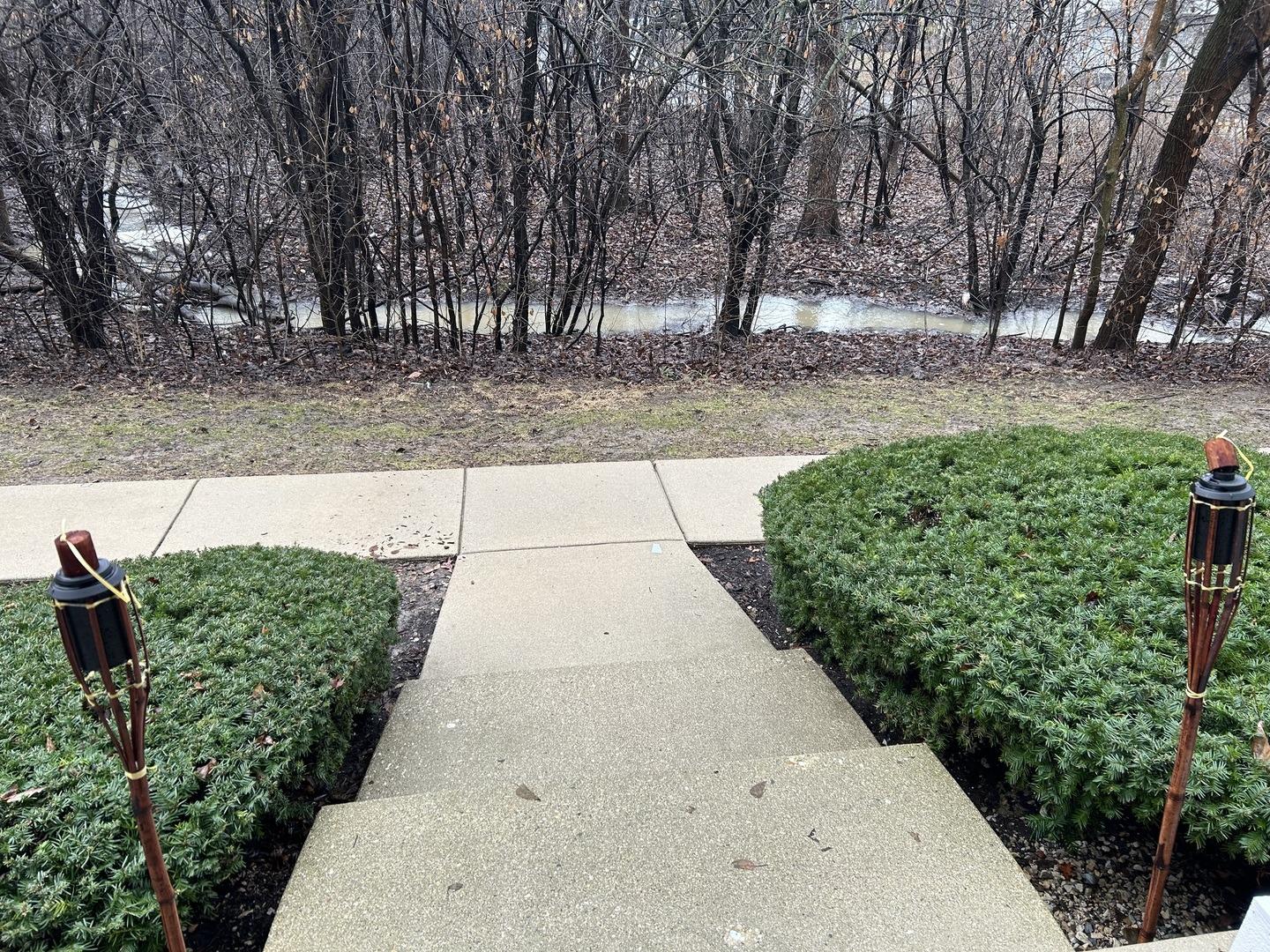 S Darla Ct, Waukegan, IL 60085