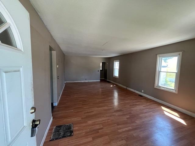 S Worth St, Sullivan, IL 61951