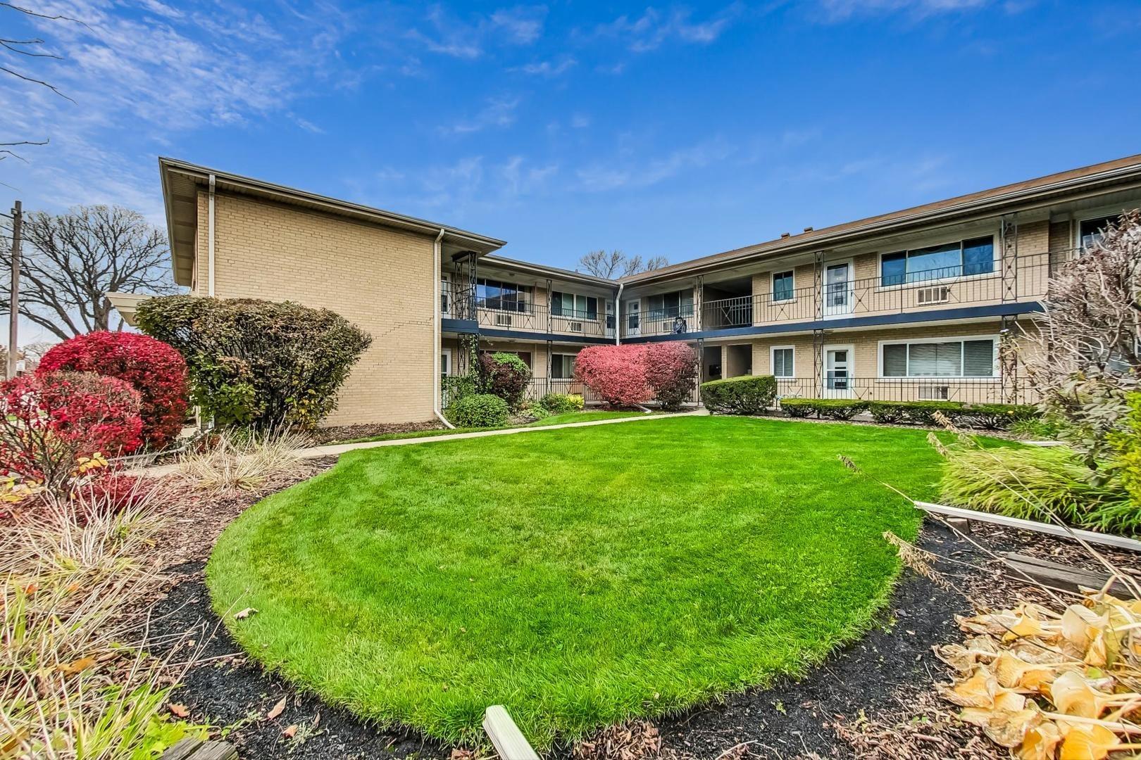 Busse Hwy, Park Ridge, IL 60068