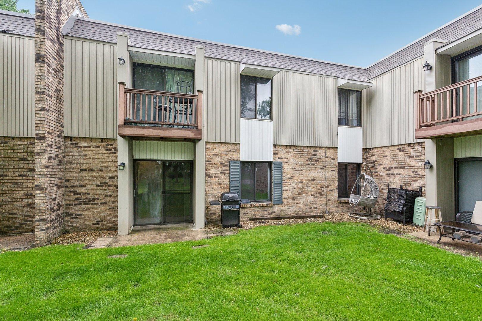 Grand Ave, Downers Grove, IL 60516