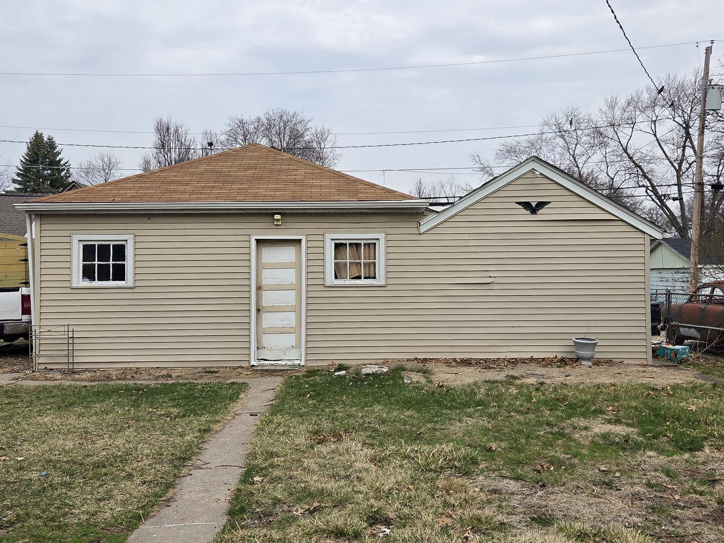 E 14th St, Davenport, IA 52803