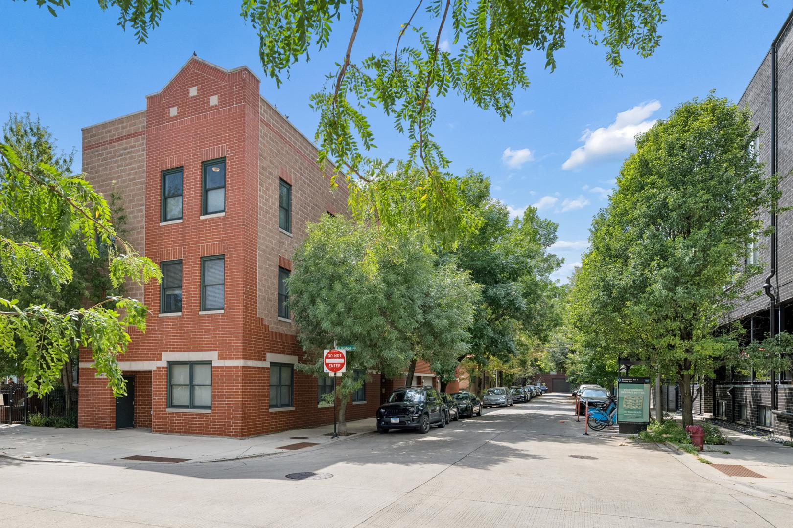 N Elston Ave, Chicago, IL 60614