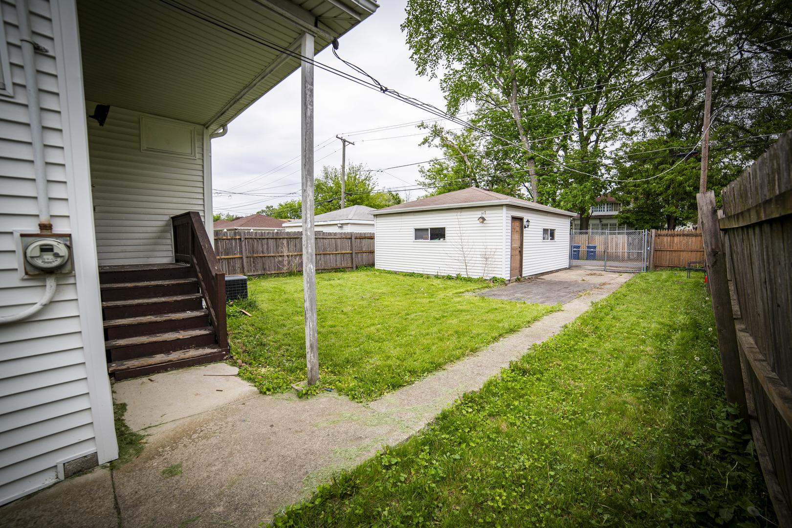 S 21st Ave, Maywood, IL 60153