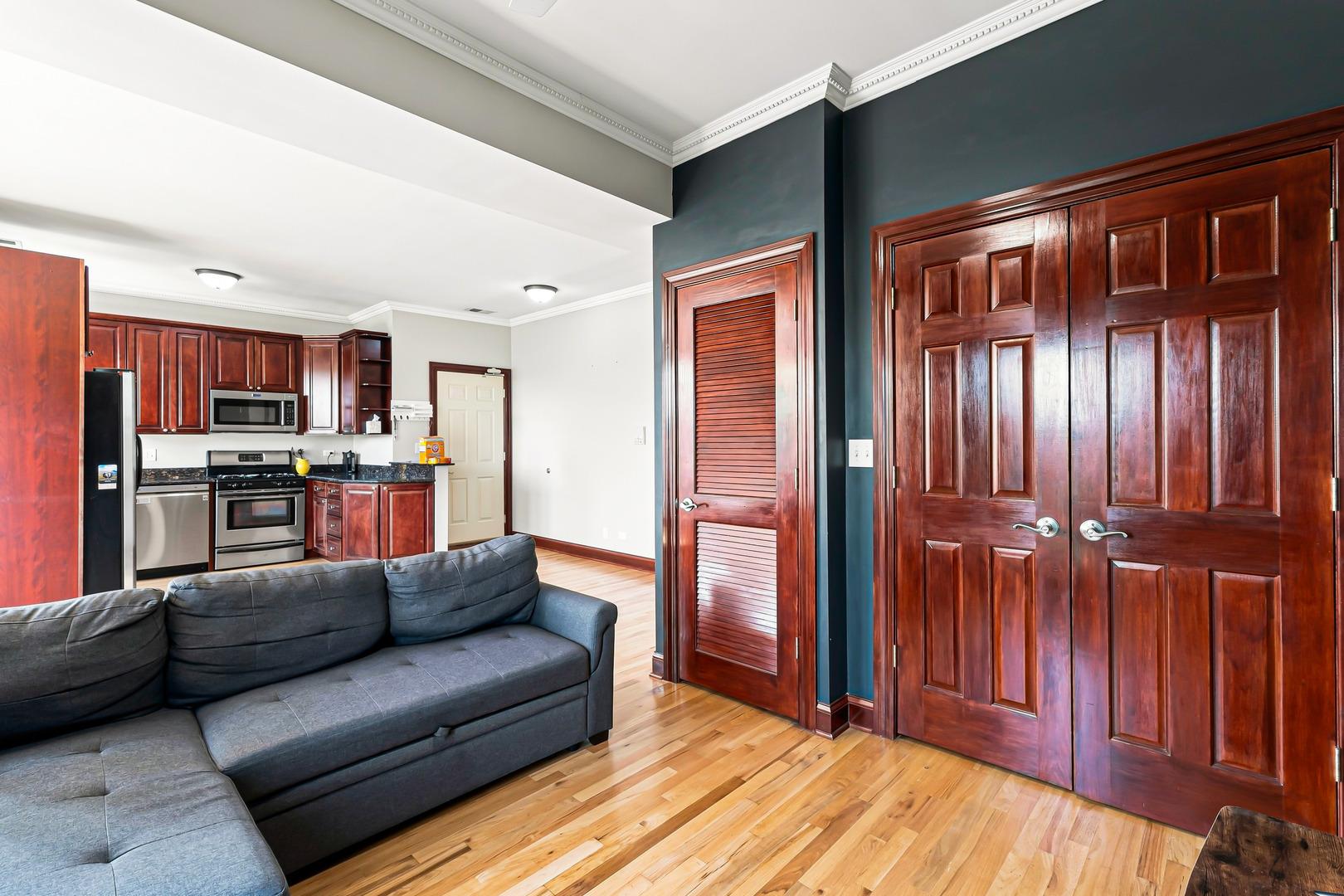 N Drake Ave, Chicago, IL 60625