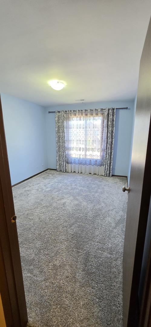 Plymouth Ct, Wheaton, IL 60189