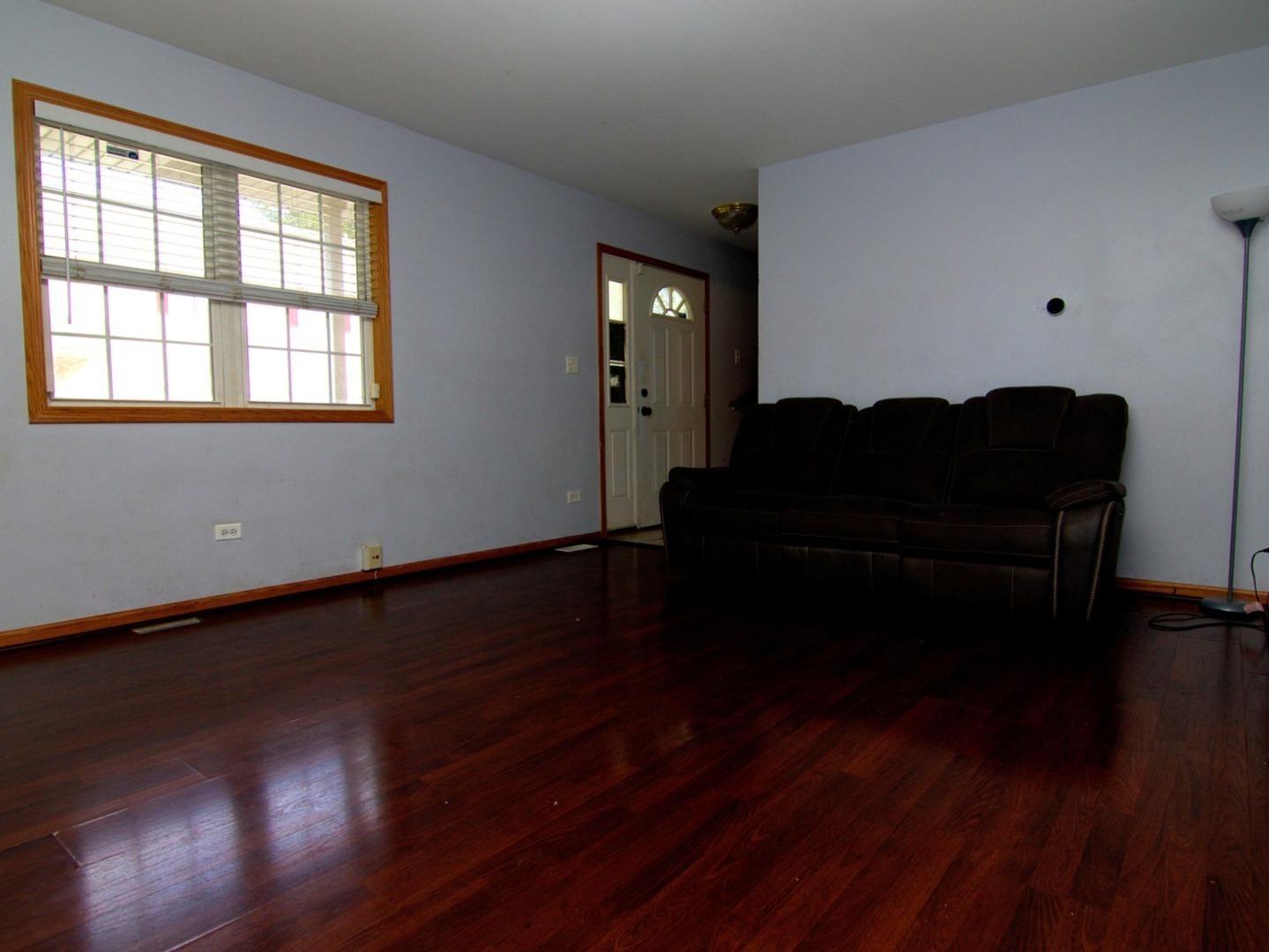S May St, Calumet Park, IL 60827