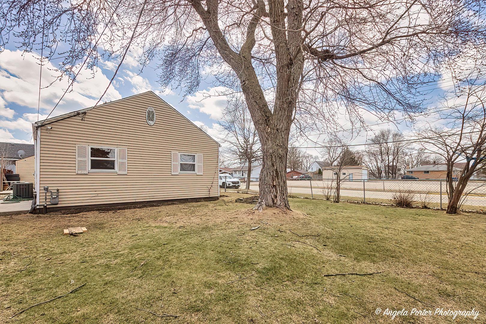 N Butrick St, Waukegan, IL 60085