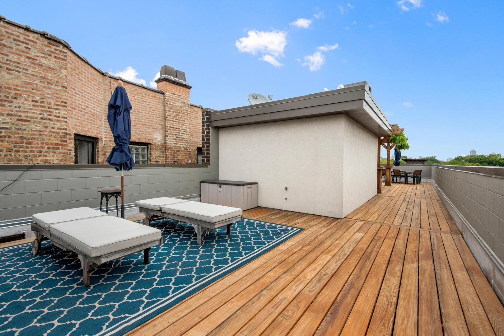 N Southport Ave, Chicago, IL 60614