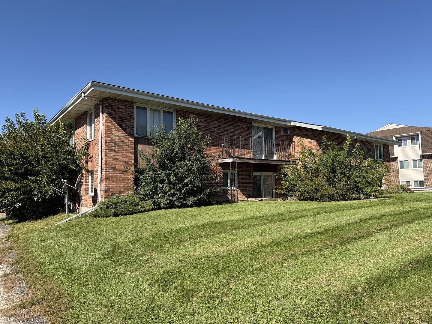 S Hance Dr, Freeport, IL 61032