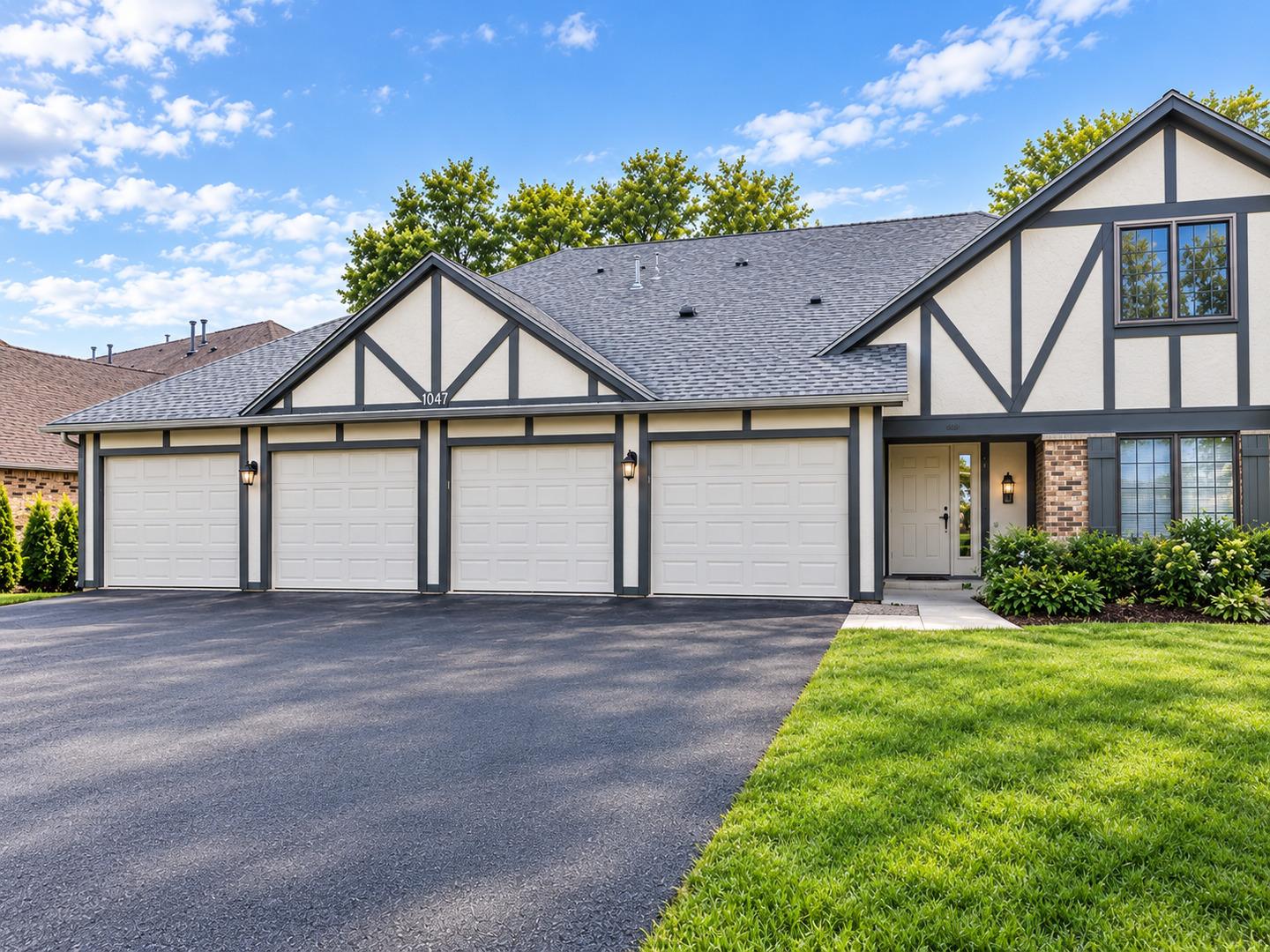 N Hidden Creek Cir, Palatine, IL 60074