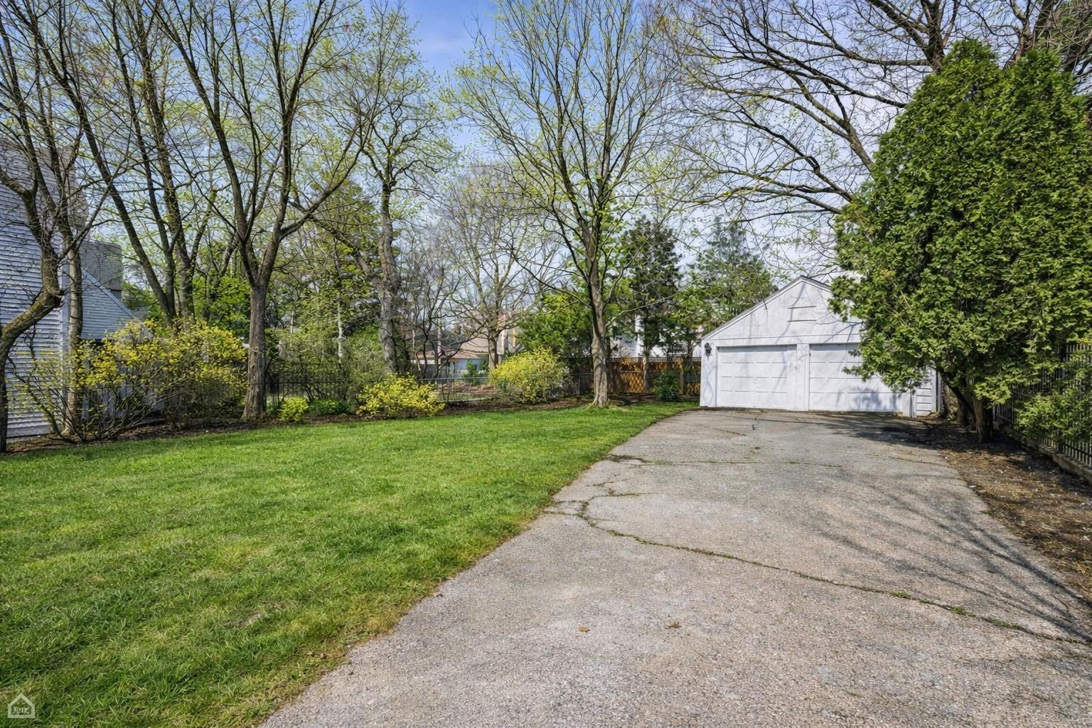Chestnut Ave, Wilmette, IL 60091