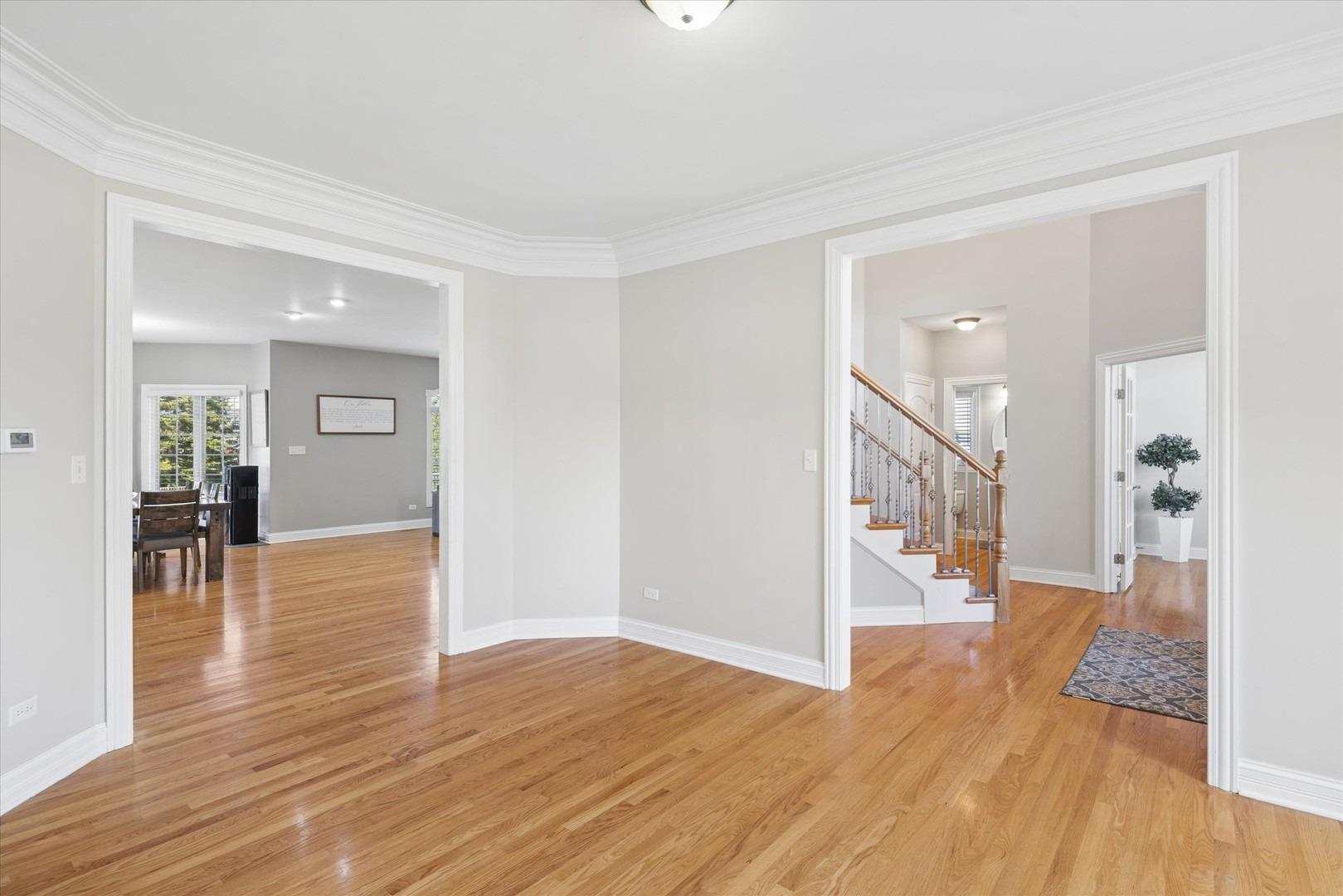 Hotchkiss Dr, Frankfort, IL 60423