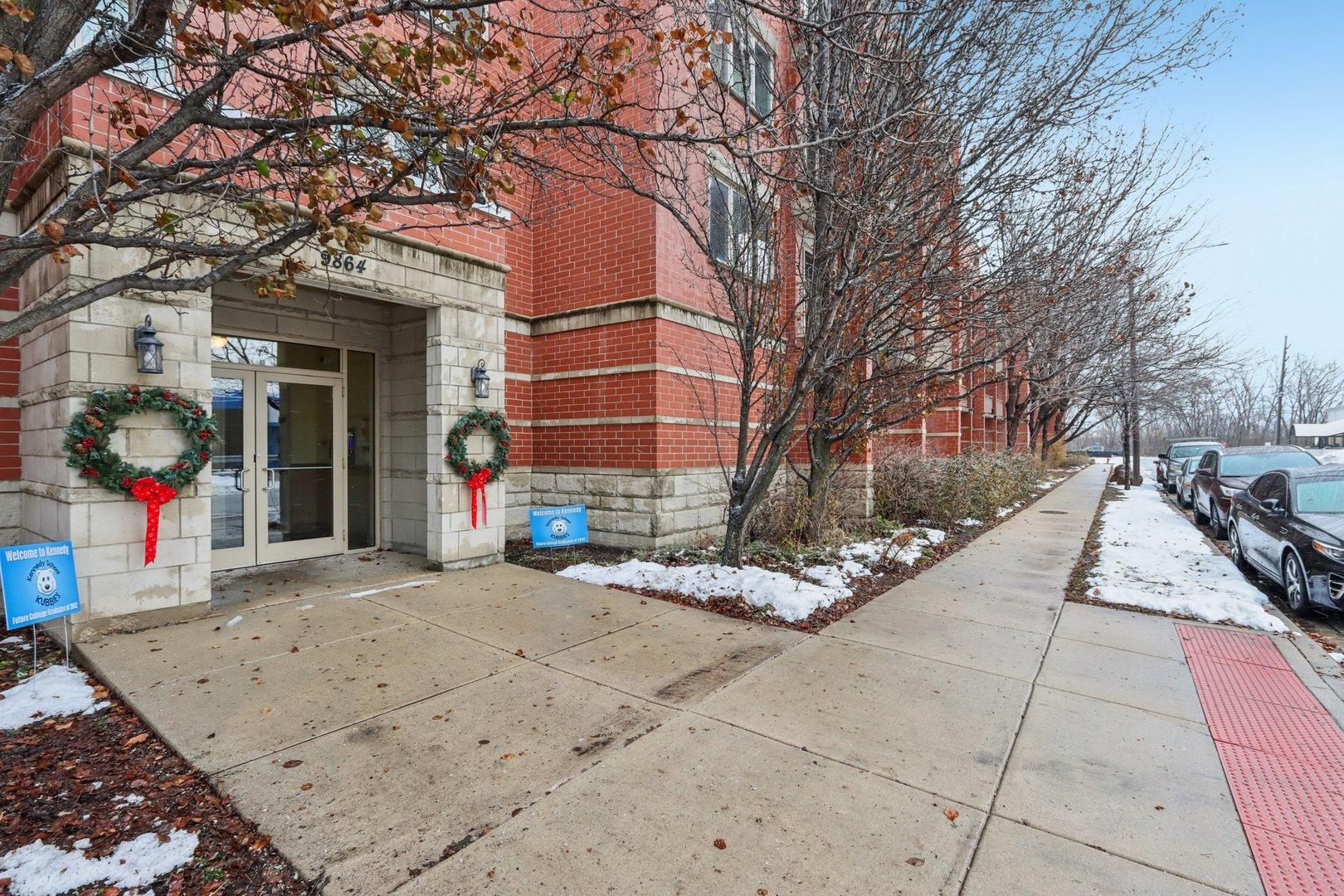 Leland Ave, Schiller Park, IL 60176