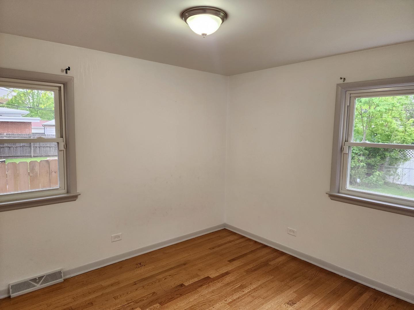 Amy St, Chicago Heights, IL 60411