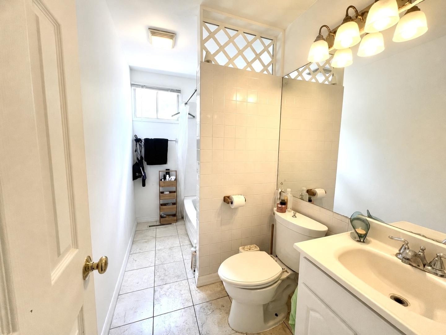 Cherry Ct, Glenview, IL 60025
