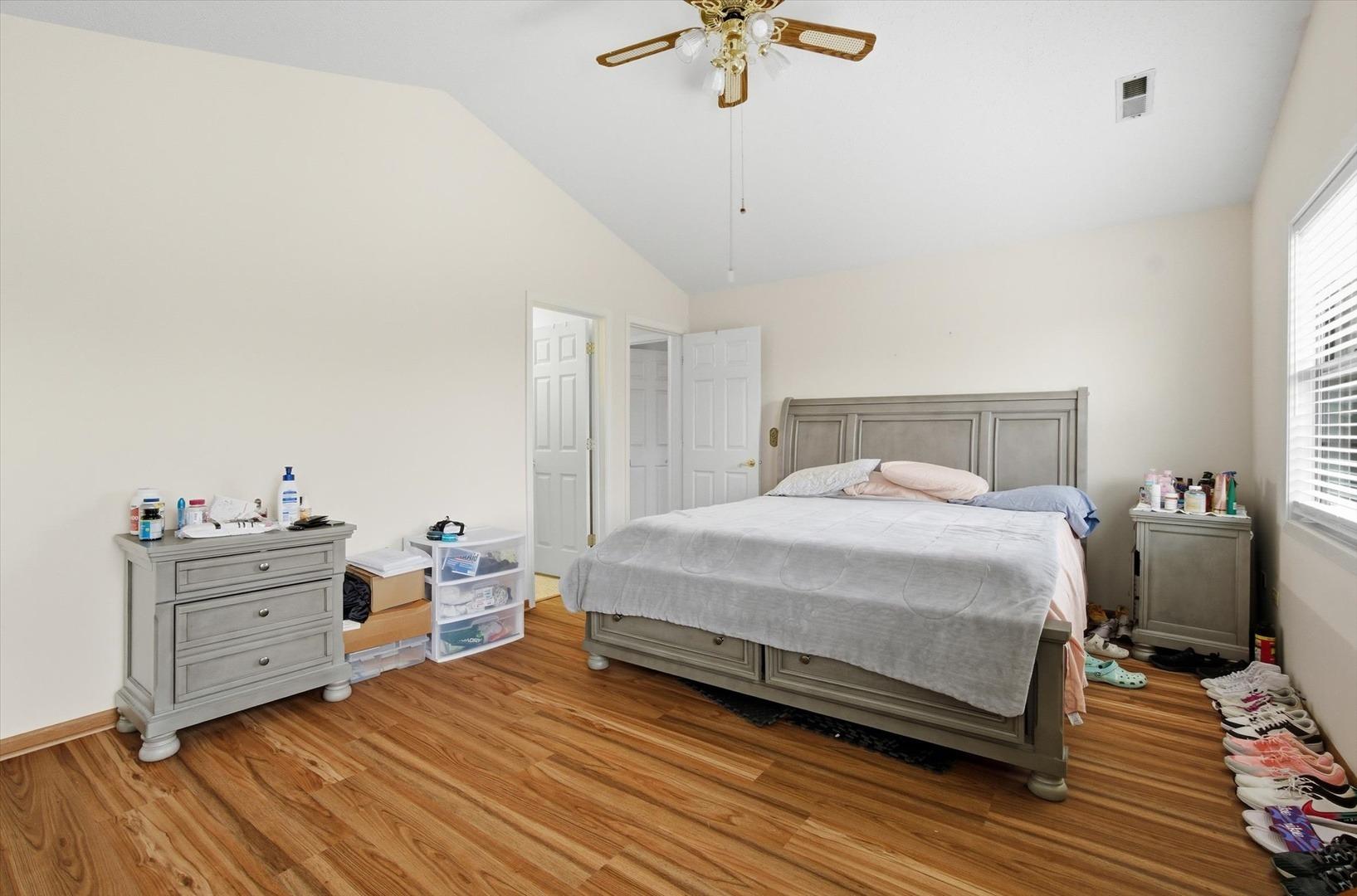 Catherine Ct, Wood Dale, IL 60191