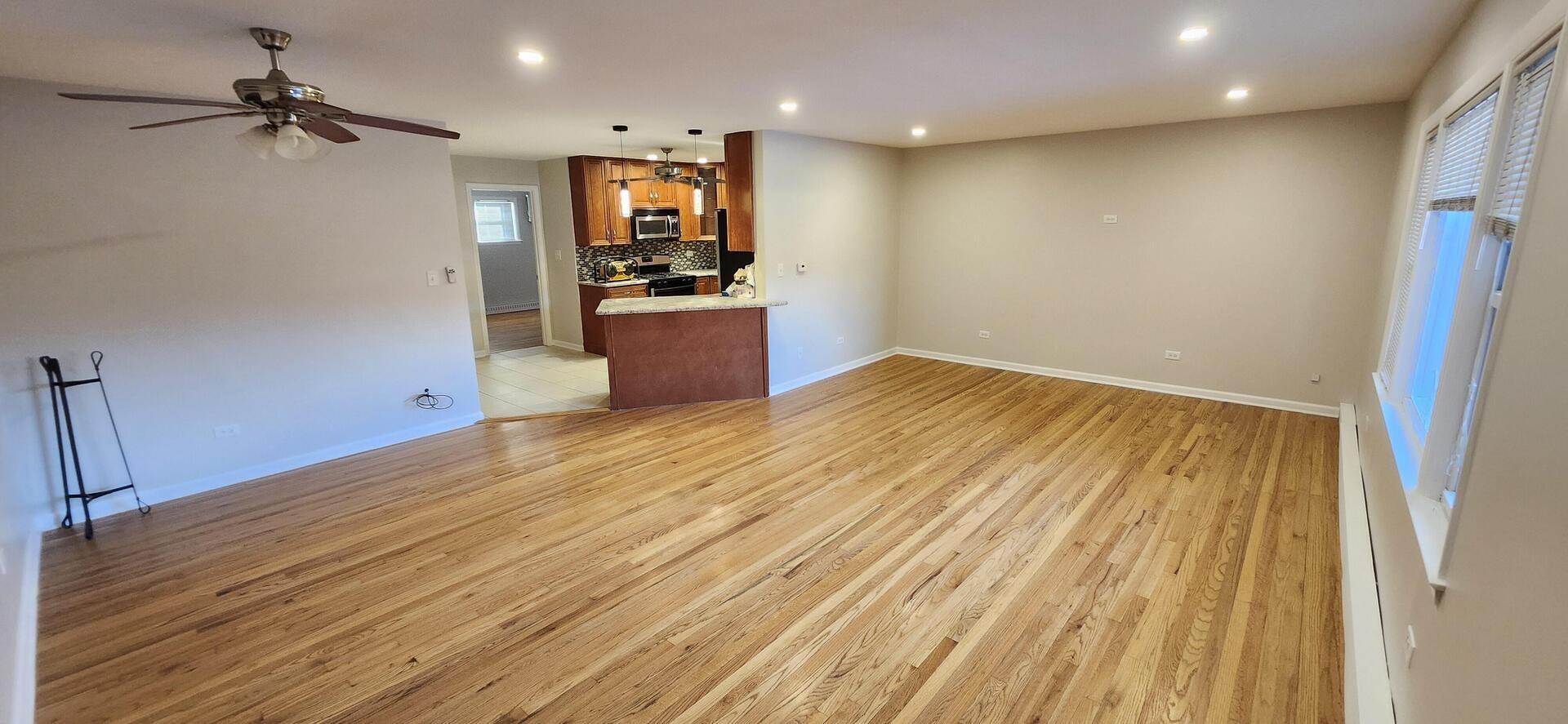 Holiday Ln, Des Plaines, IL 60016