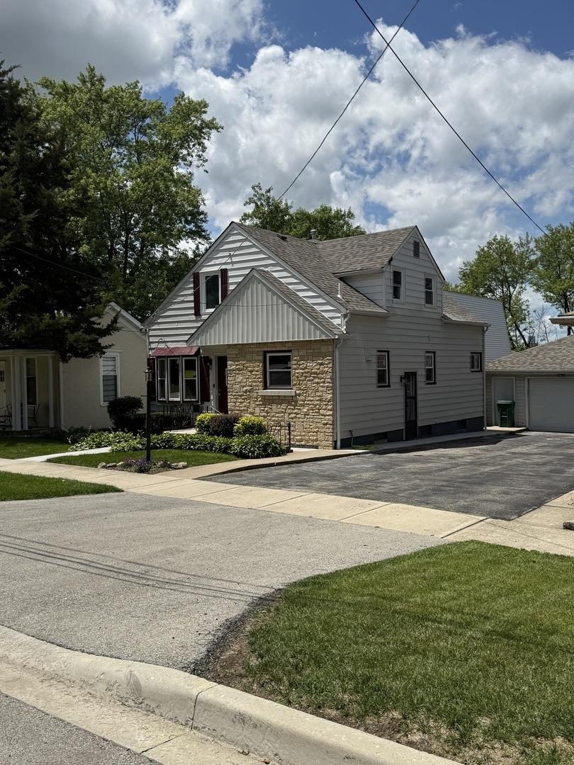 S Hamilton St, Lockport, IL 60441