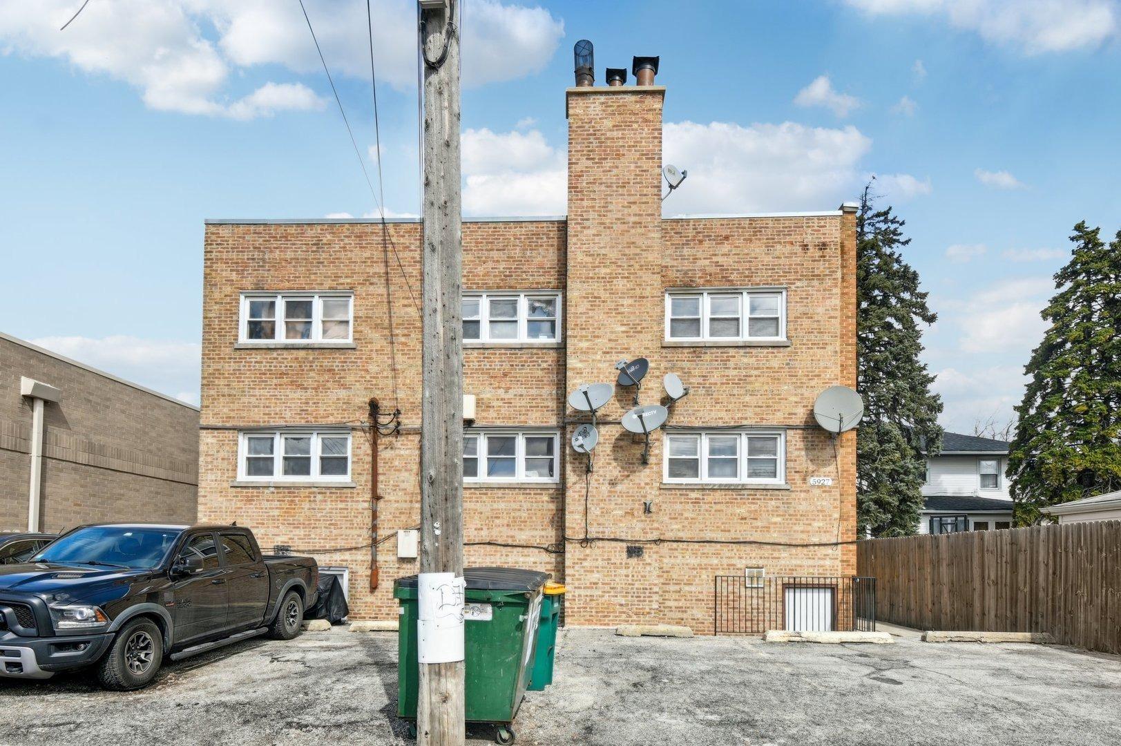 W Addison St, Chicago, IL 60634