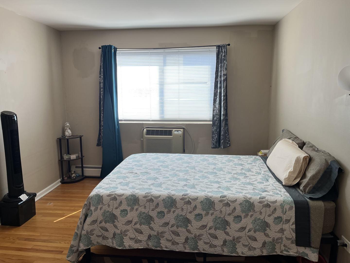W Lunt Ave, Chicago, IL 60626