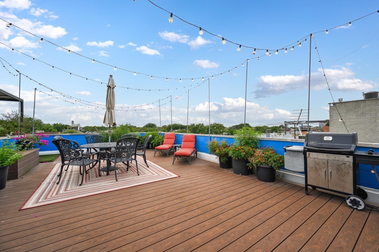 N Clifton Ave, Chicago, IL 60657