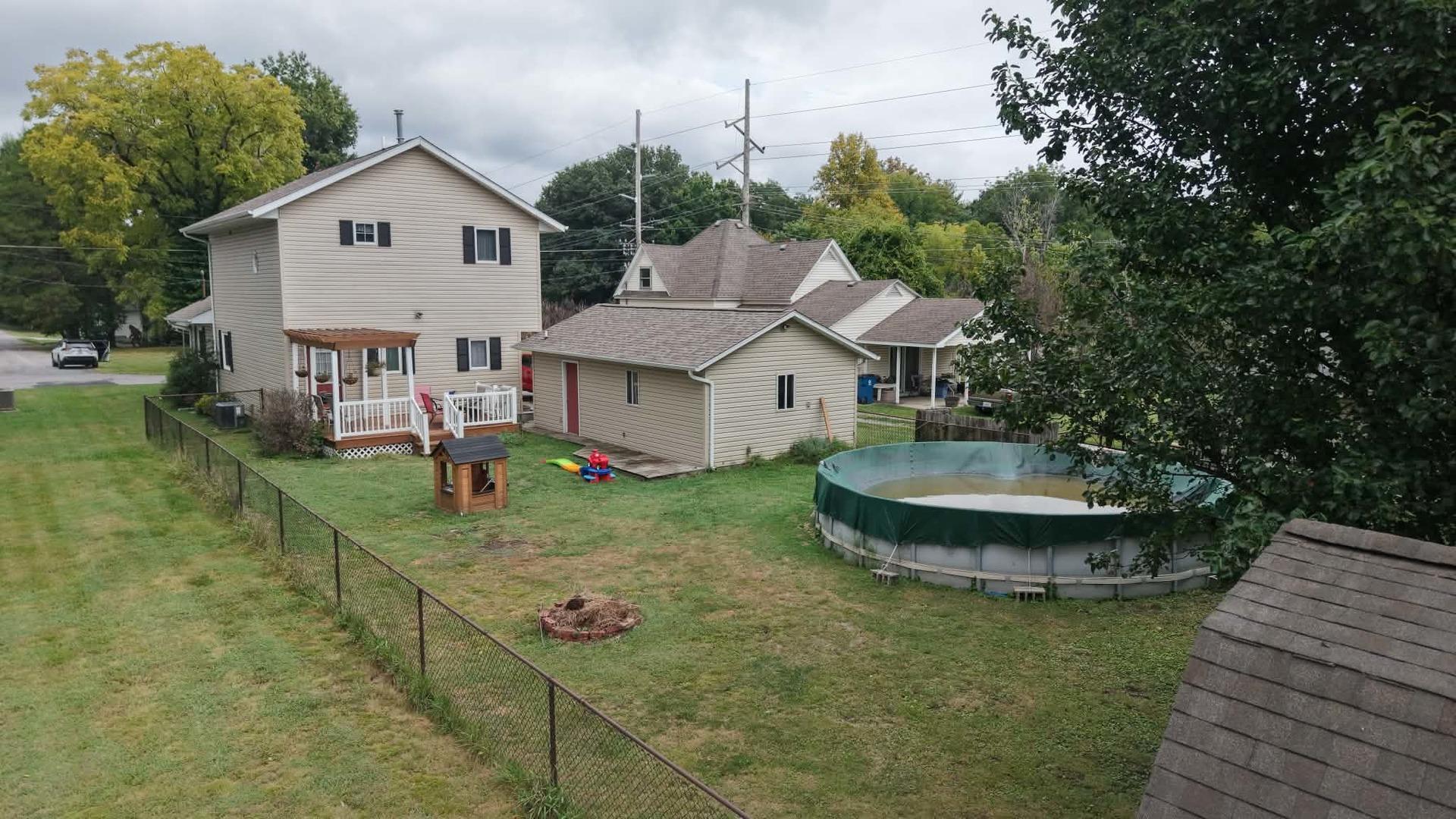 E Belleville Ave, Christopher, IL 62822