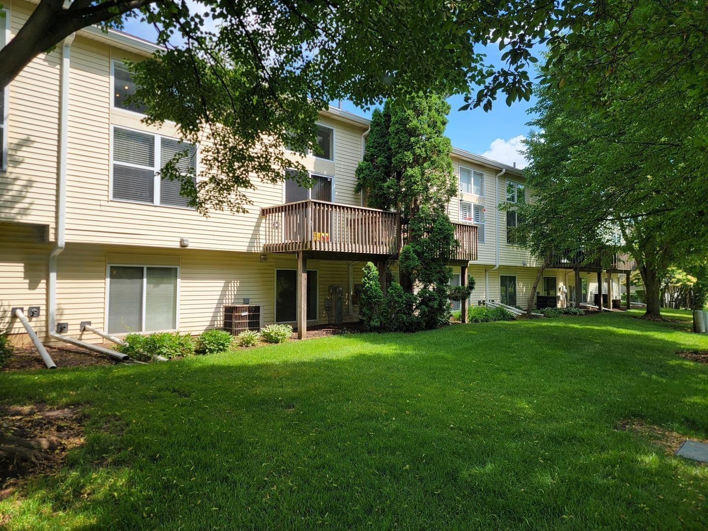 Littleton Trl, Elgin, IL 60120