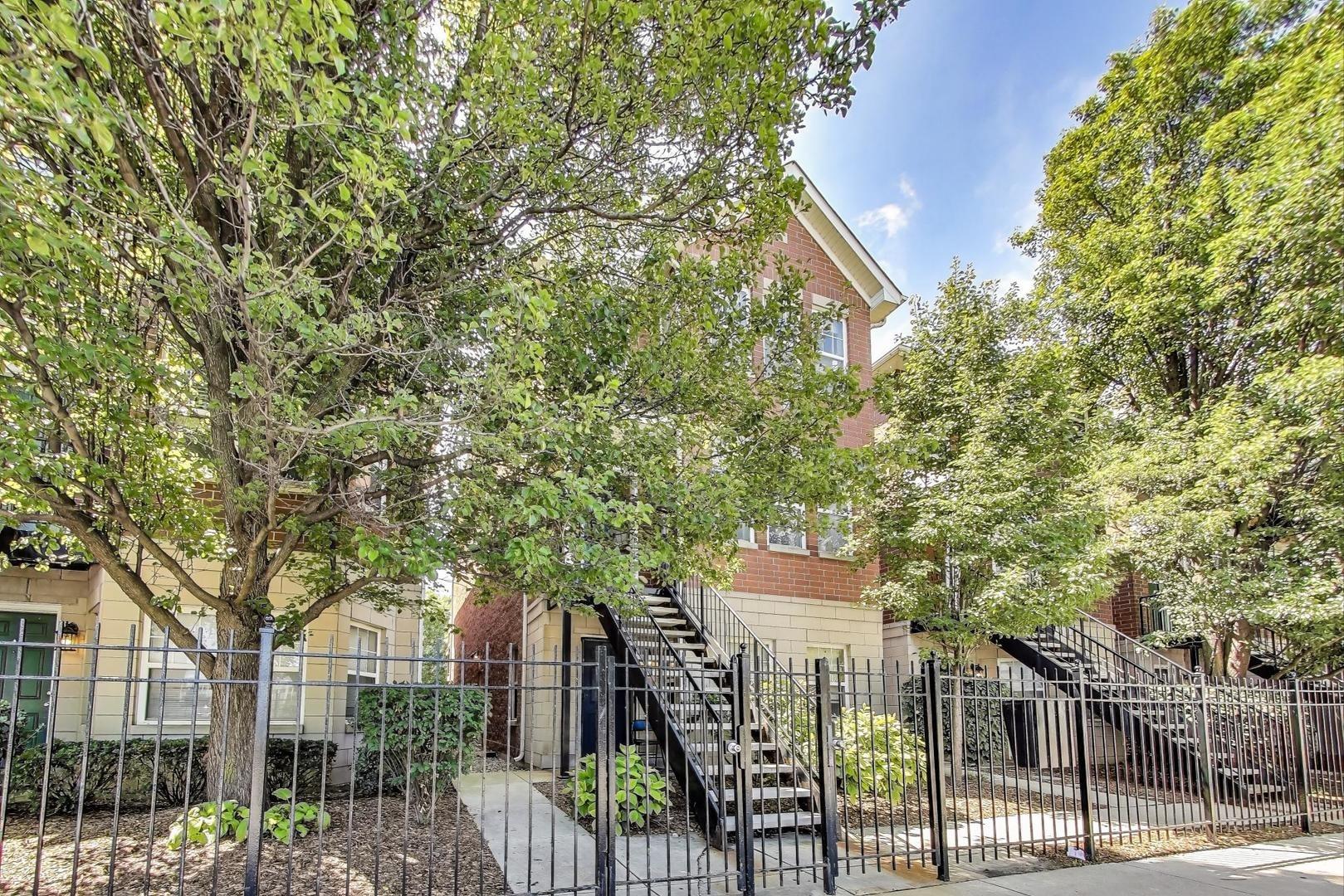 W Division St, Chicago, IL 60610