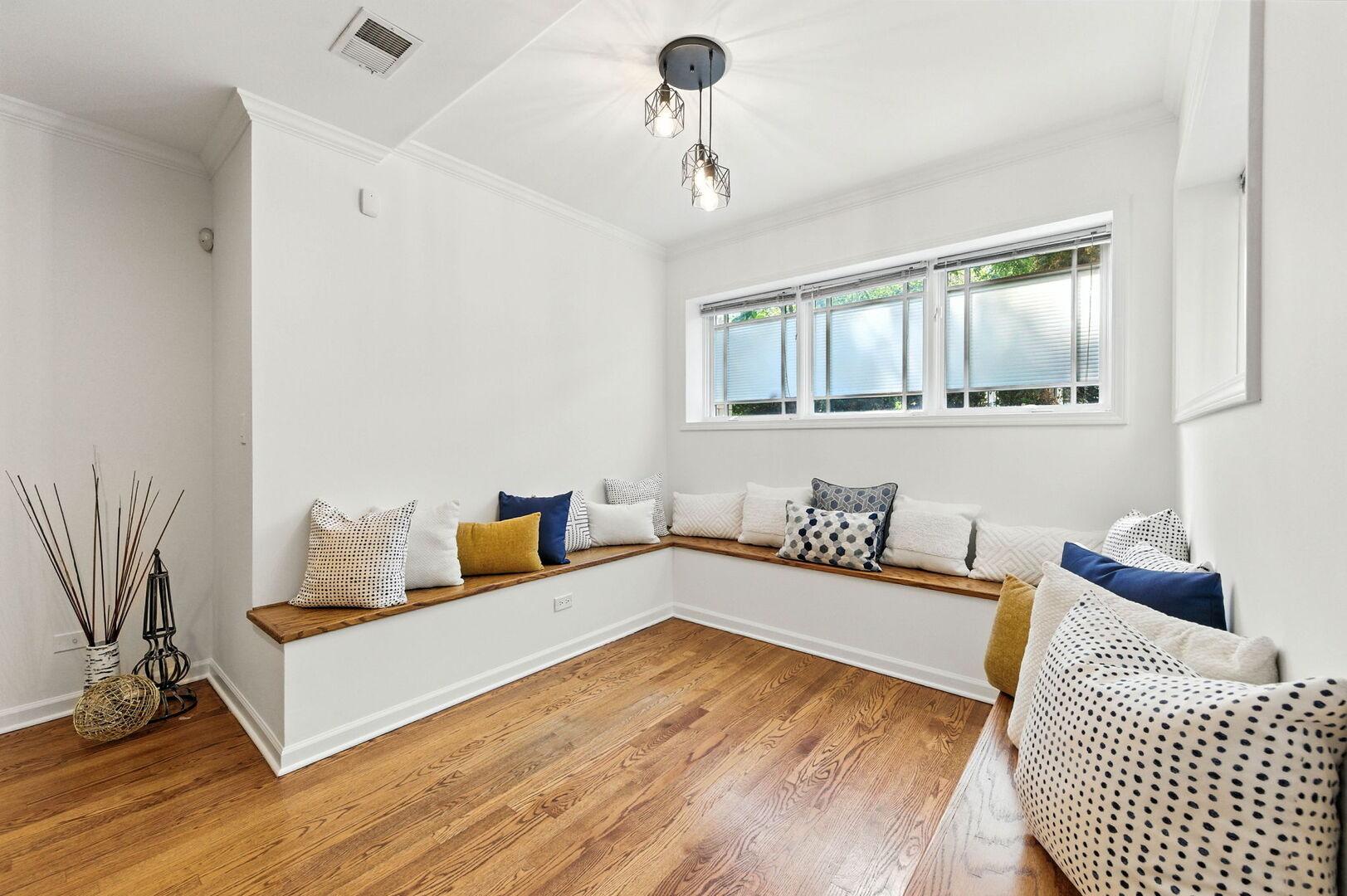 N Winthrop Ave, Chicago, IL 60660